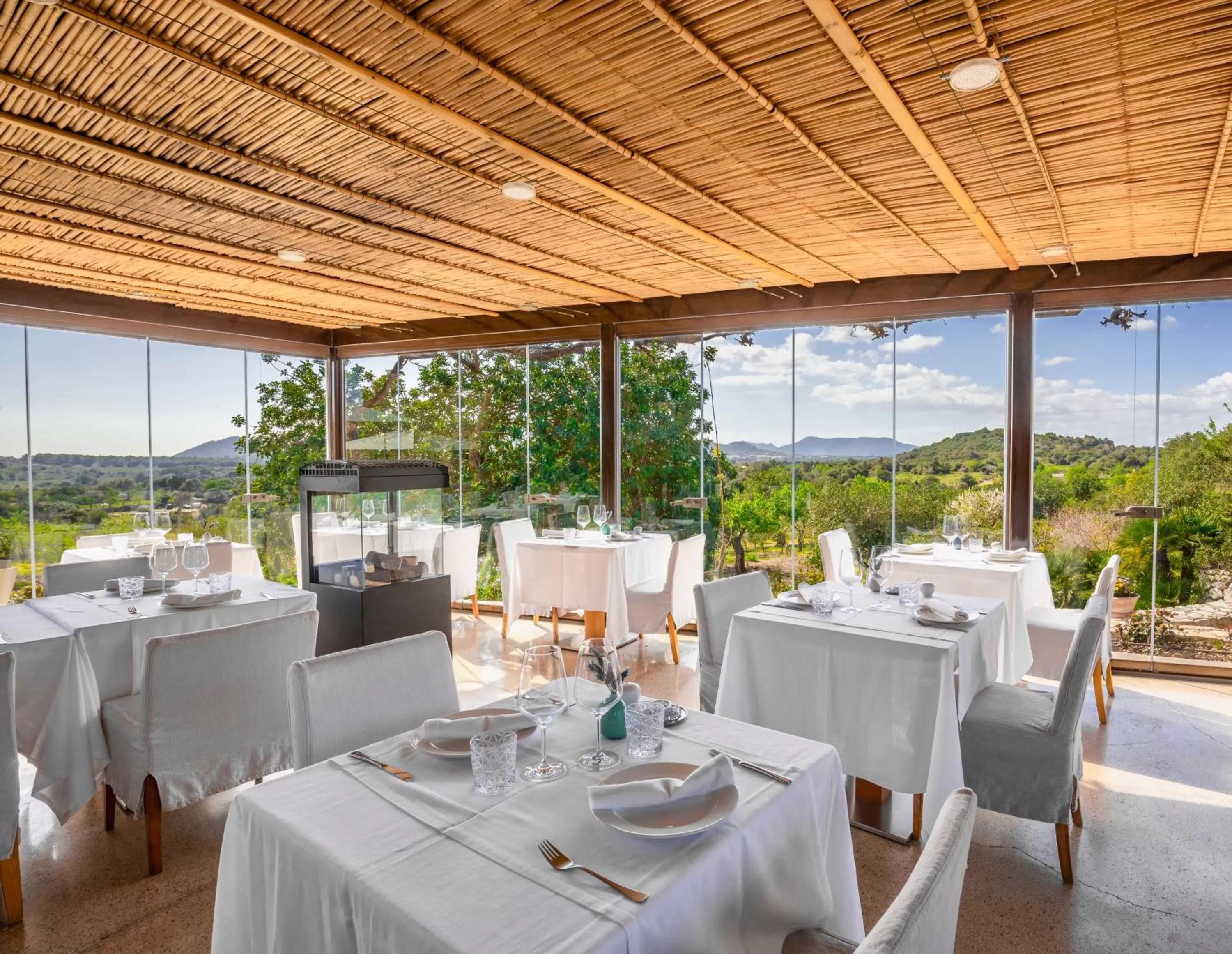 Restaurant/places to eat in Cases de Son Barbassa Hotel & Restaurant