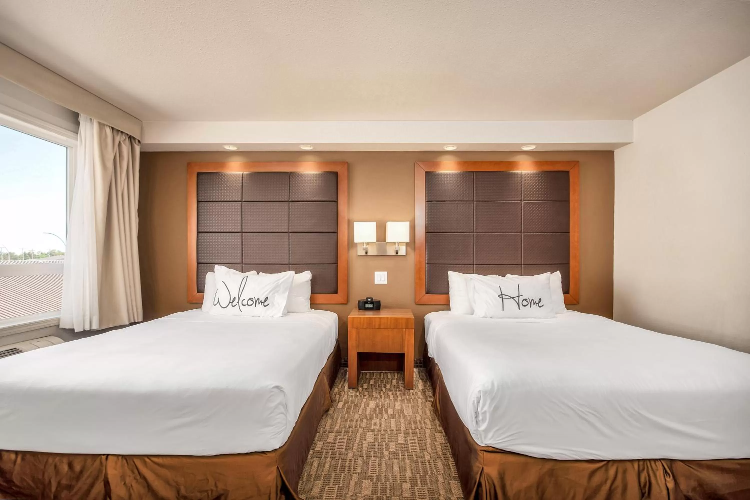 Bed in Home Inn & Suites Regina East