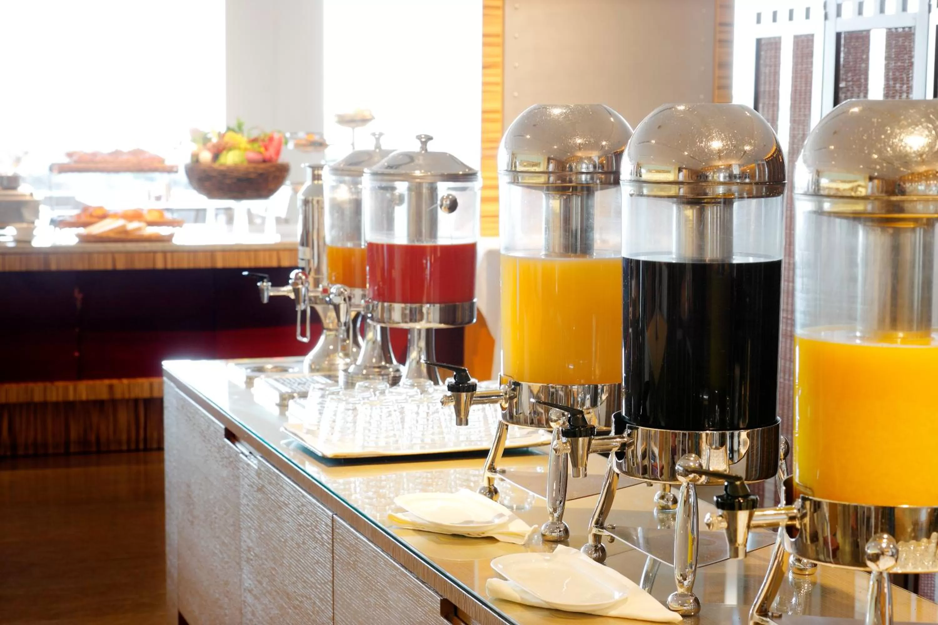 Food and drinks in Haneda Excel Hotel Tokyu Haneda Airport Terminal 2