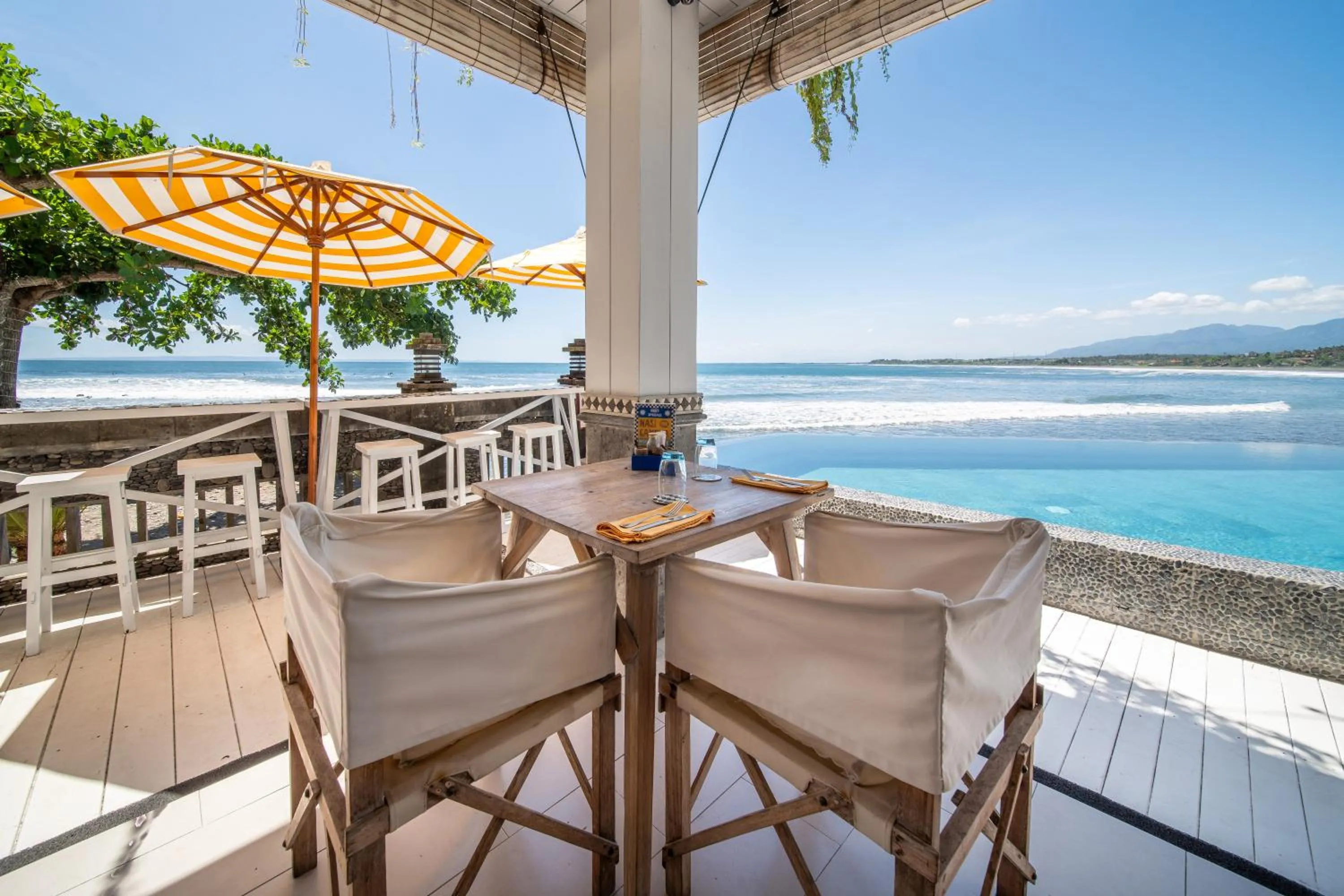 Restaurant/places to eat in Bombora Medewi