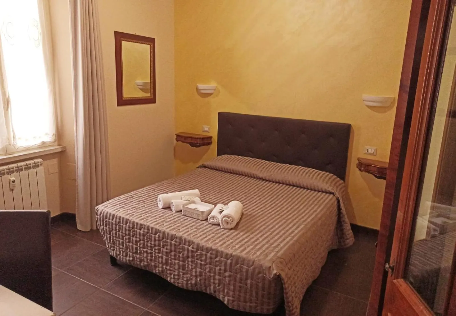 Bedroom, Bed in Domina Popolo