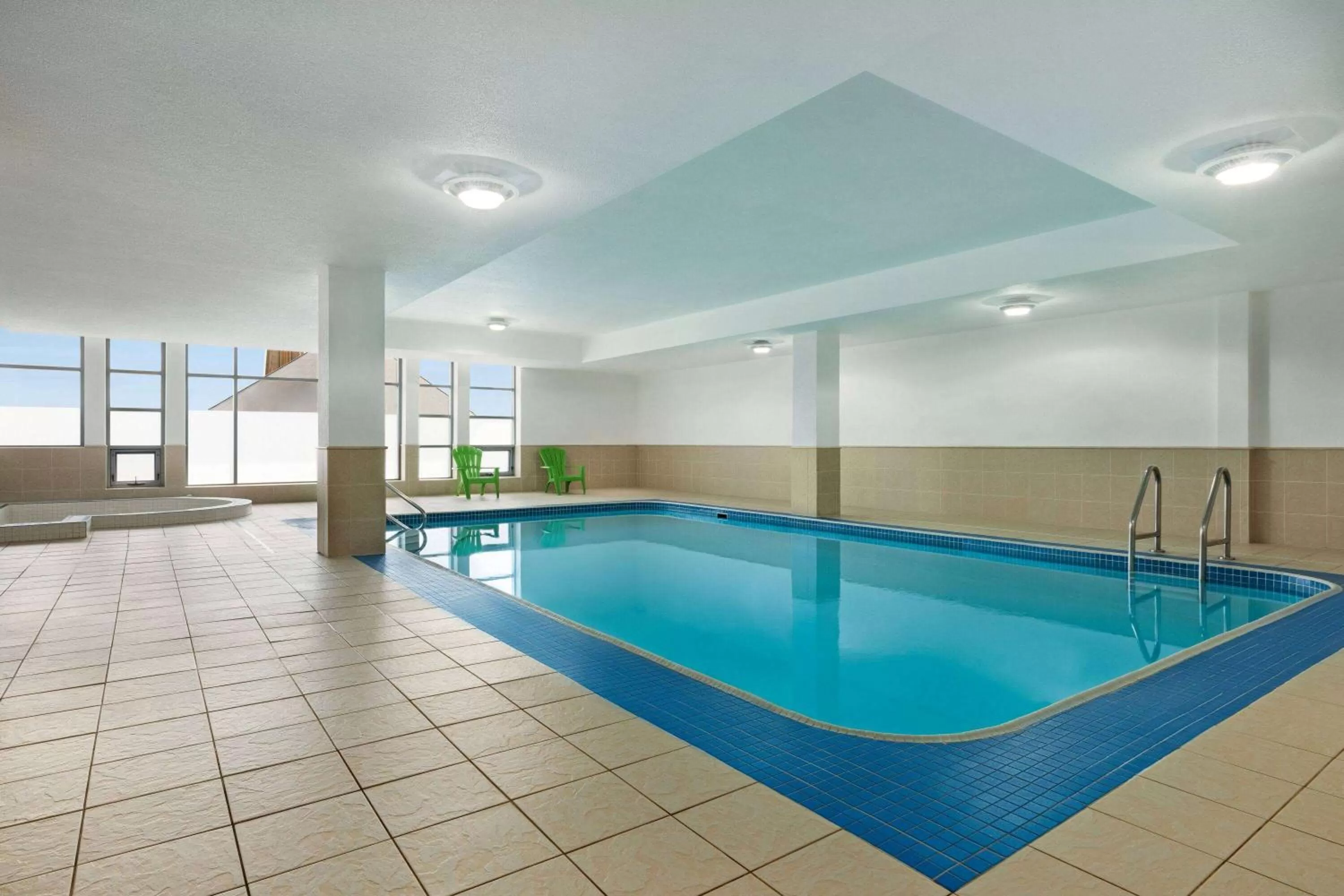 Swimming pool in Wyndham Garden Niagara Falls Fallsview