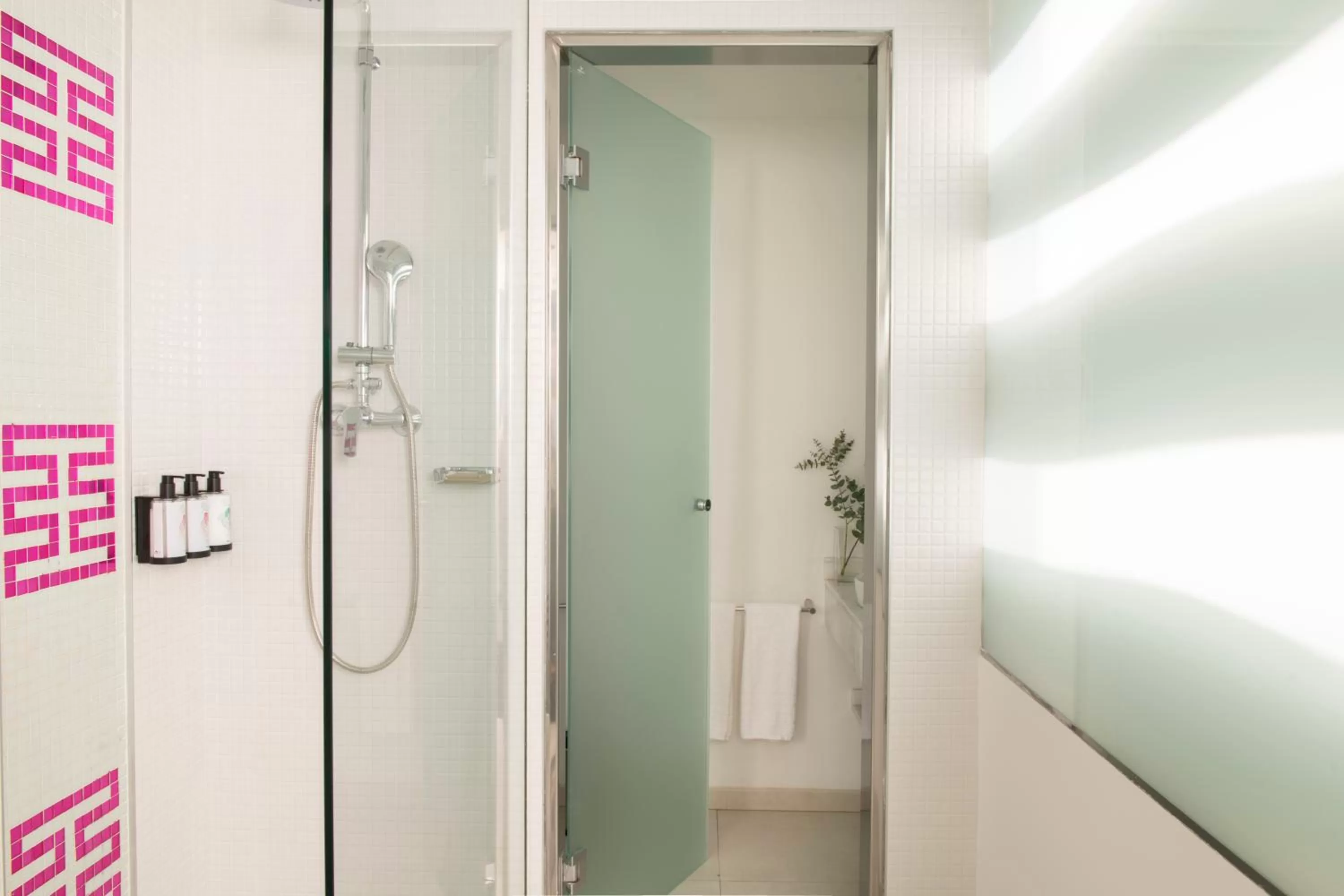 Shower in Allegro Barcelona