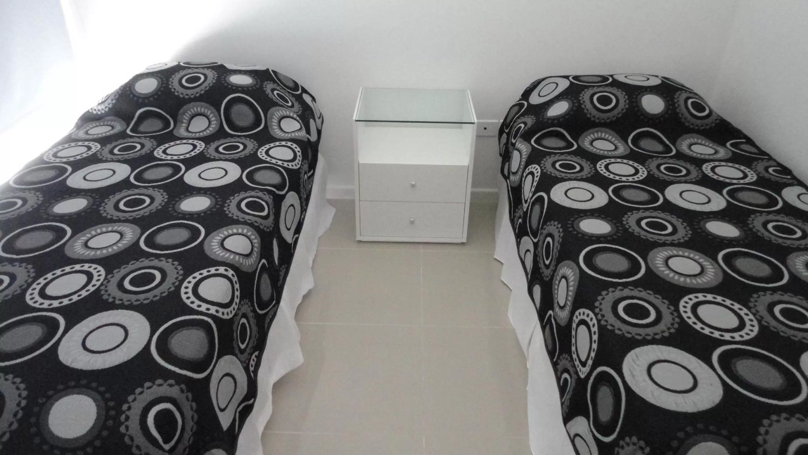 Bedroom, Bed in Arenas del mar