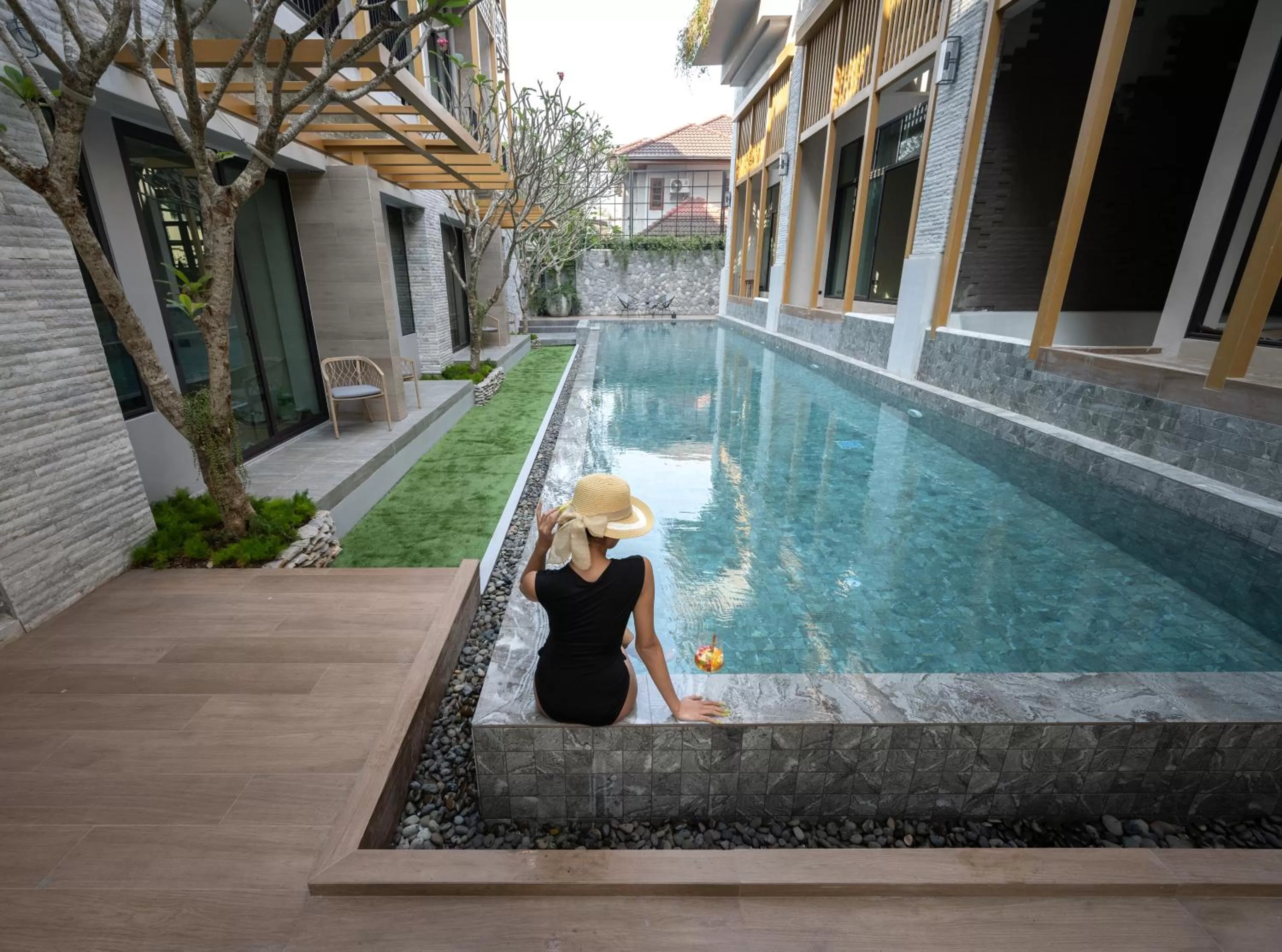 Swimming pool in SHAN Villas Sukhumvit ฌานวิลล่า สุขุมวิท