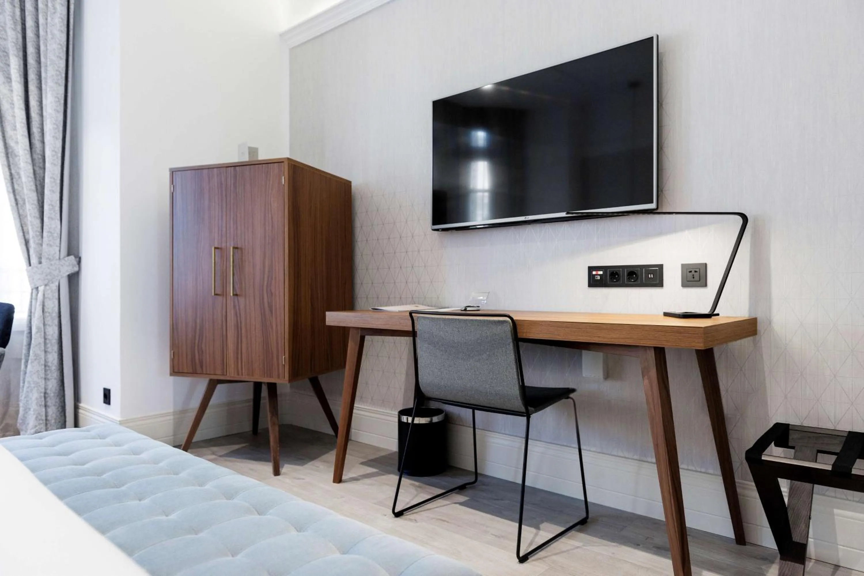 Bedroom in DoubleTree by Hilton Madrid-Prado