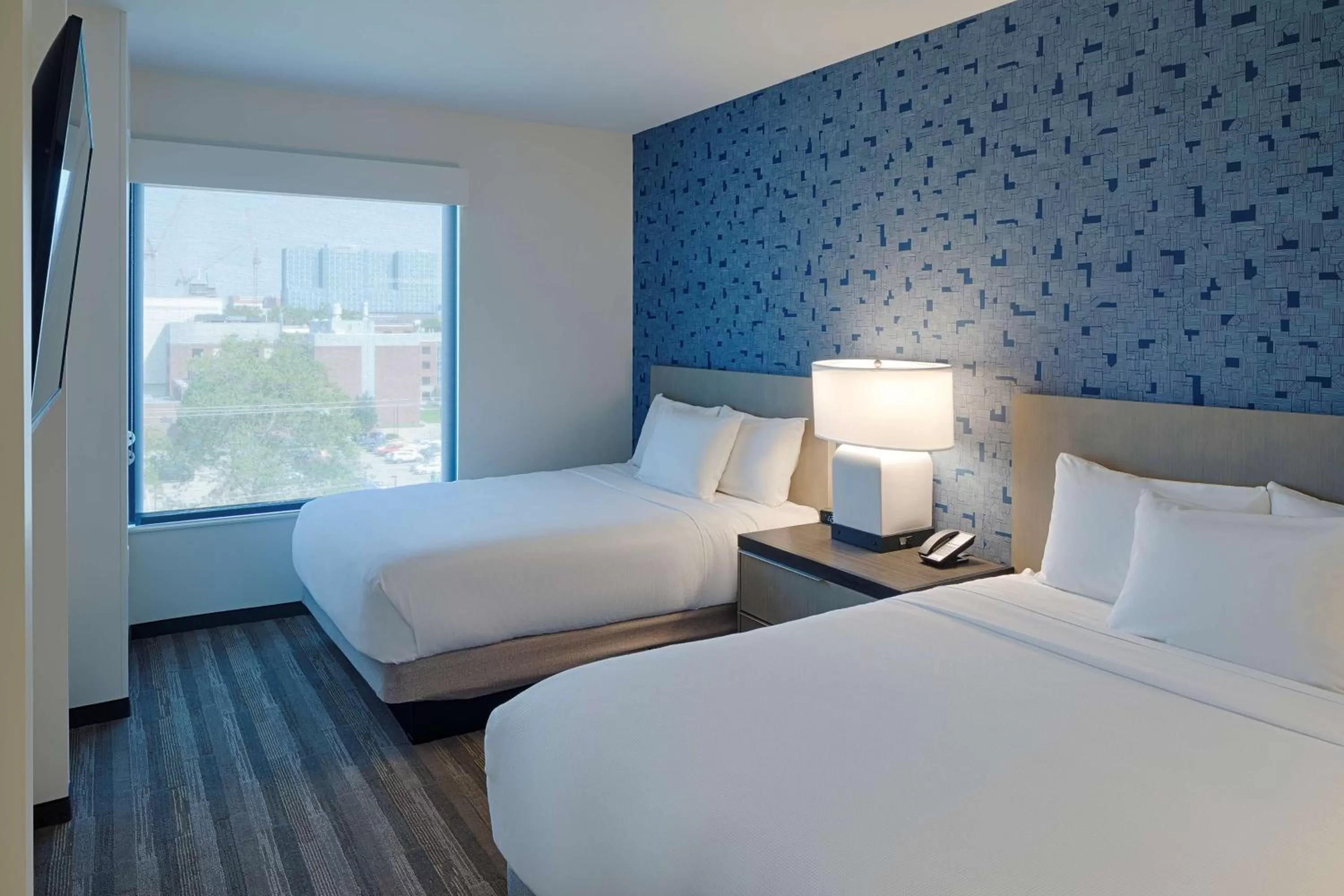 Photo of the whole room, Bed in Hyatt House Columbus OSU Short North