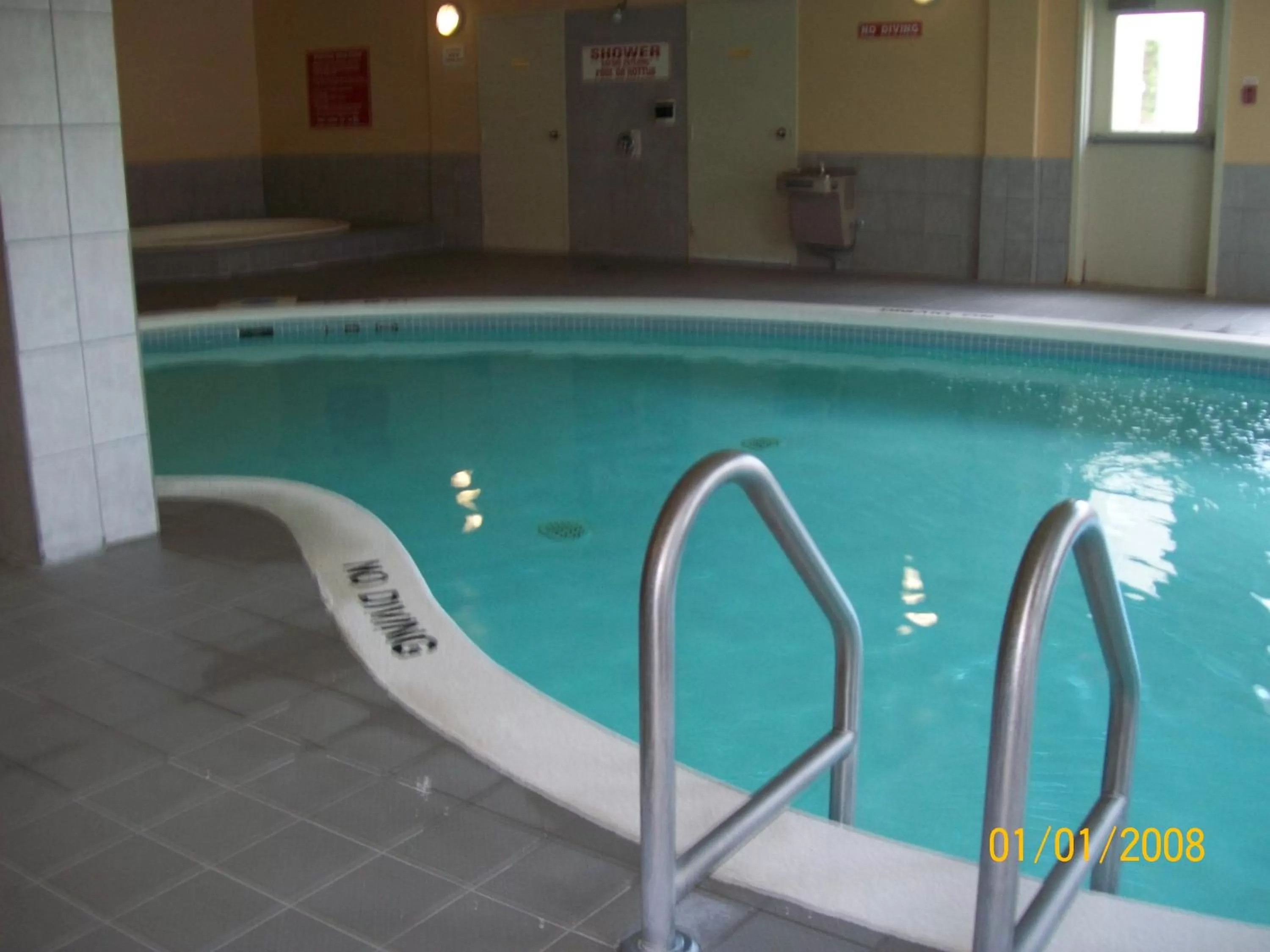 Swimming pool in Days Inn by Wyndham Moose Jaw
