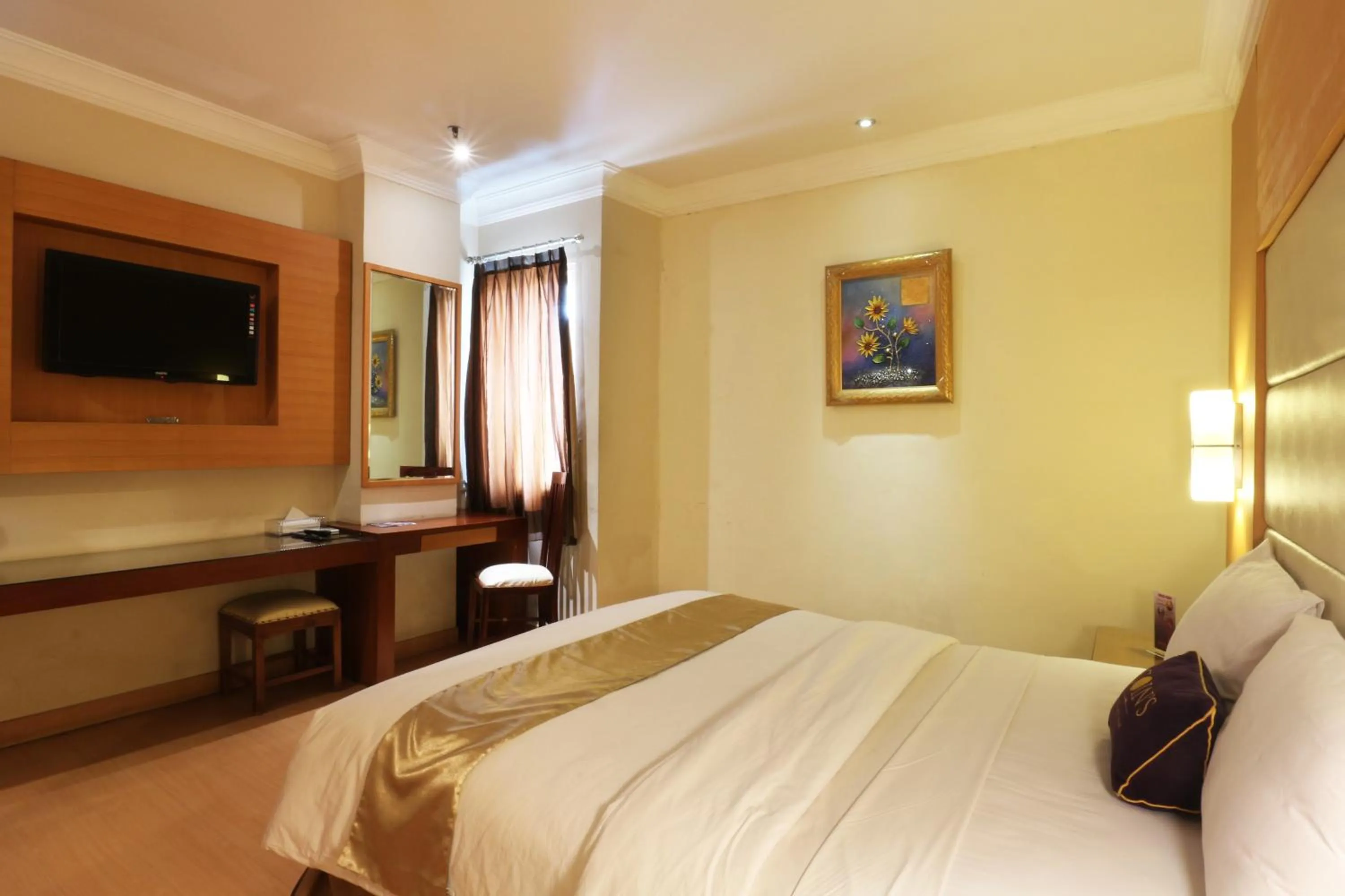 Bedroom, Bed in Coins Hotel Jakarta