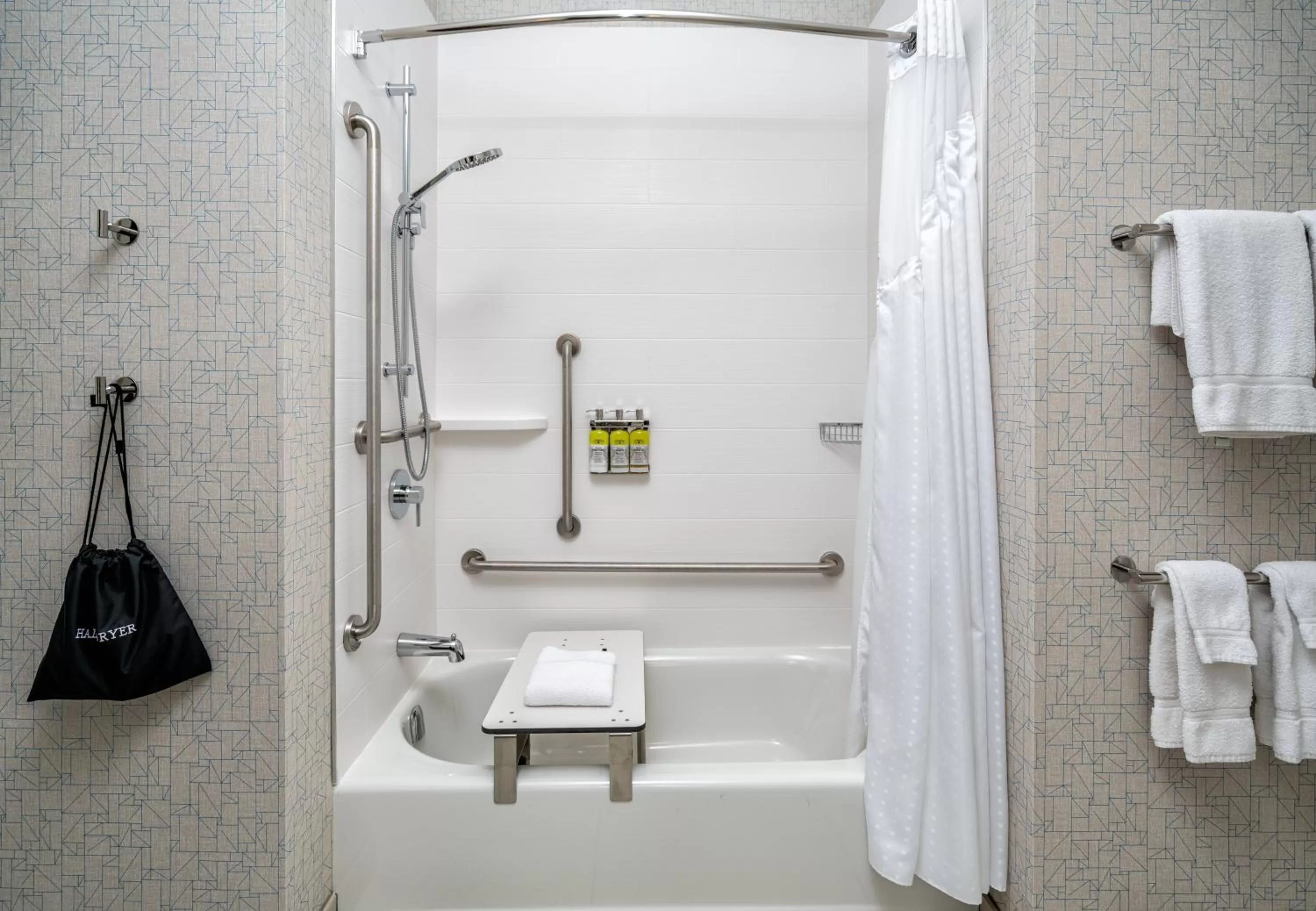 Bathroom in Holiday Inn Express & Suites - Brandon by IHG