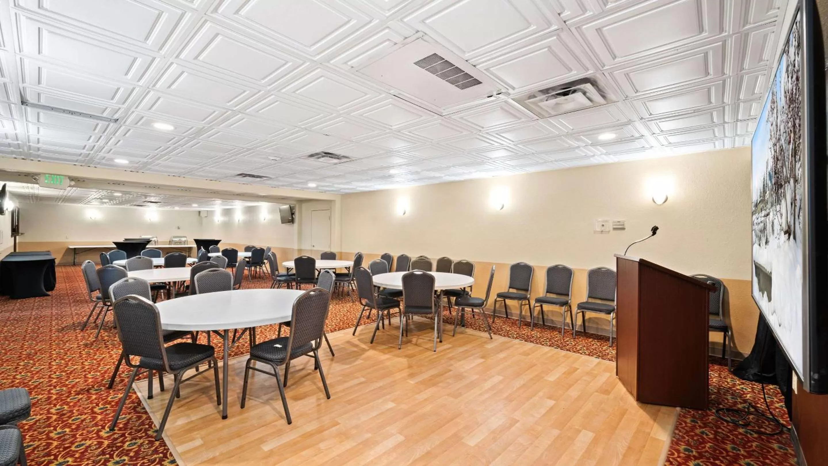 Meeting/conference room in Clarion Hotel & Suites Fairbanks near Ft Wainwright