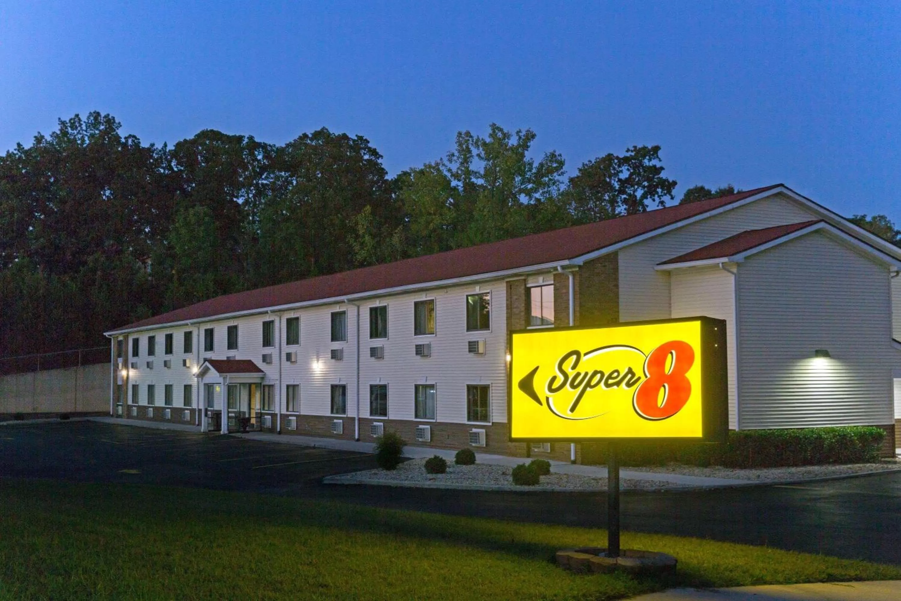 Property building in Super 8 by Wyndham Radcliff Ft. Knox Area
