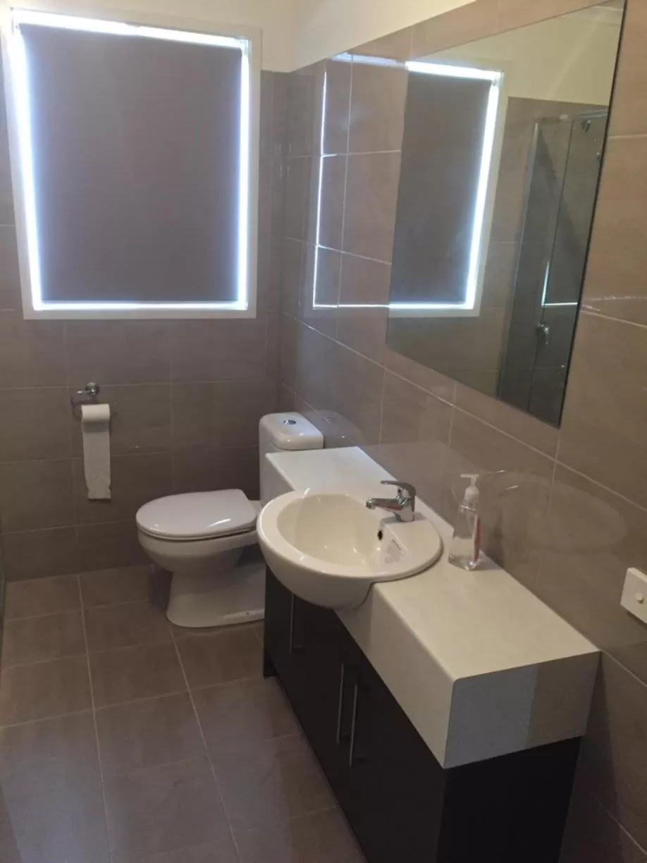 Toilet, Bathroom in City Centre Motel Hotel