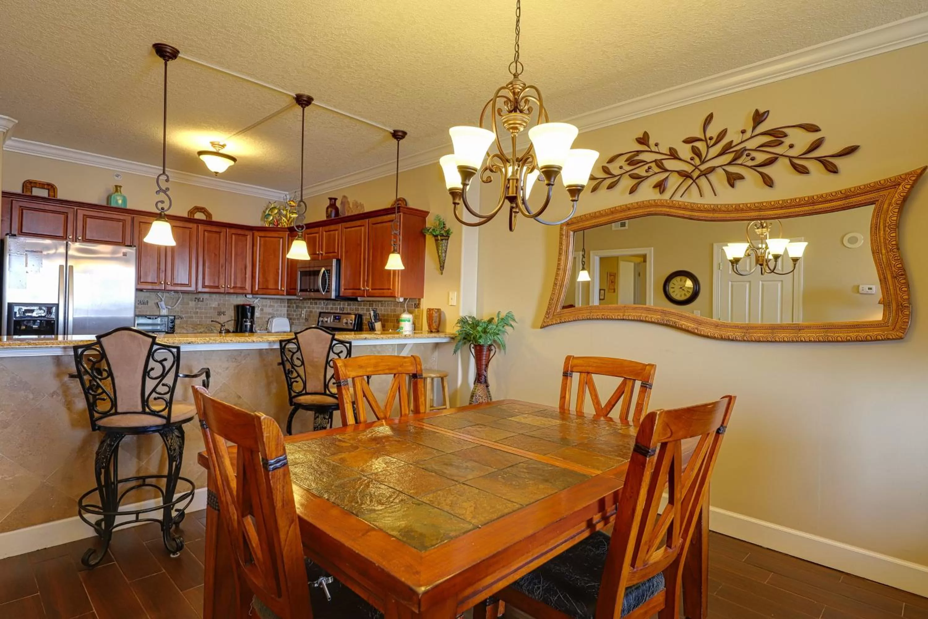 Restaurant/Places to Eat in Emerald Isle 2207