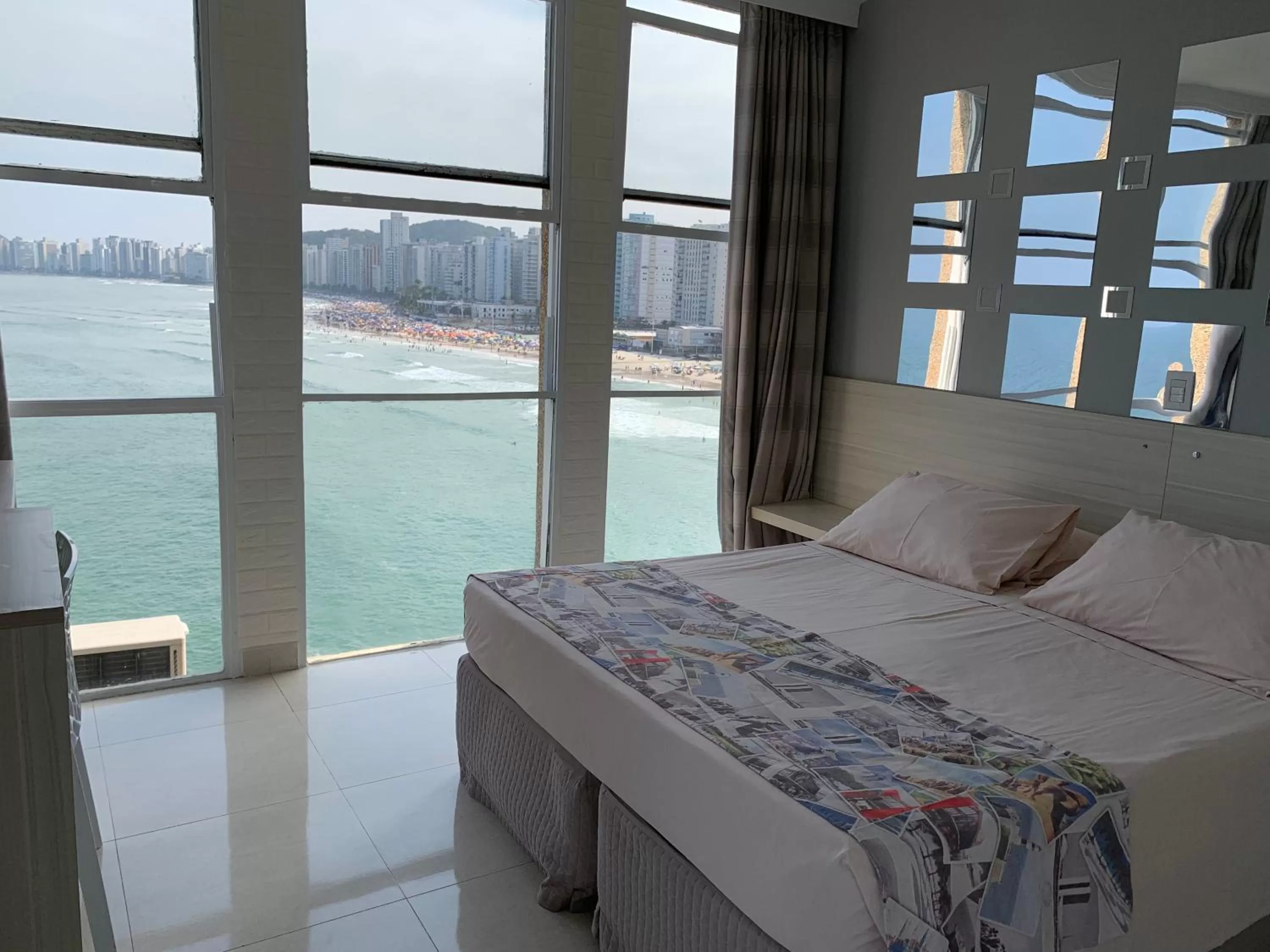 Bedroom, Bed in Grand Hotel Guarujá - A sua Melhor Experiência na Praia!