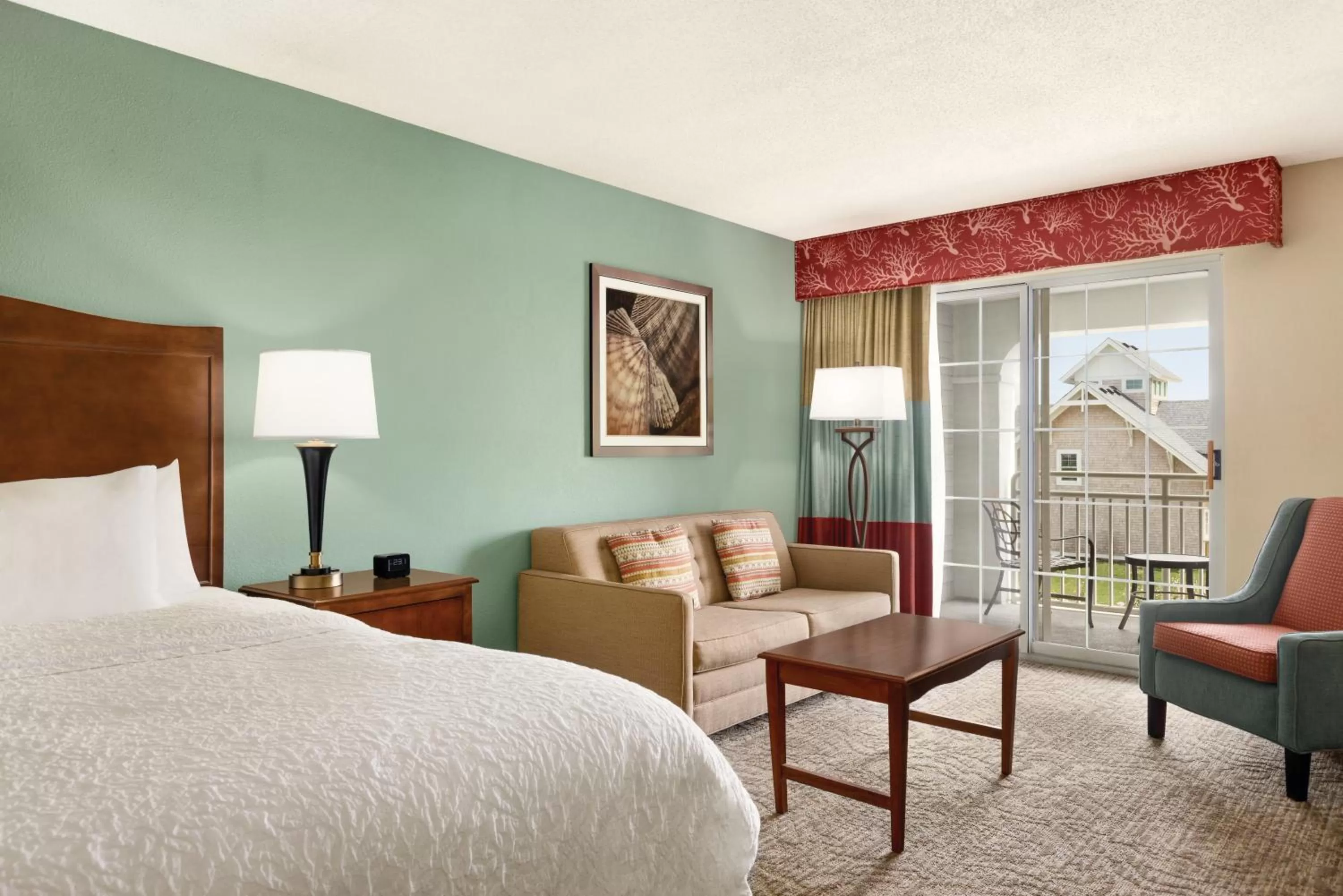 Property building, Bed in Hampton Inn & Suites Outer Banks/Corolla