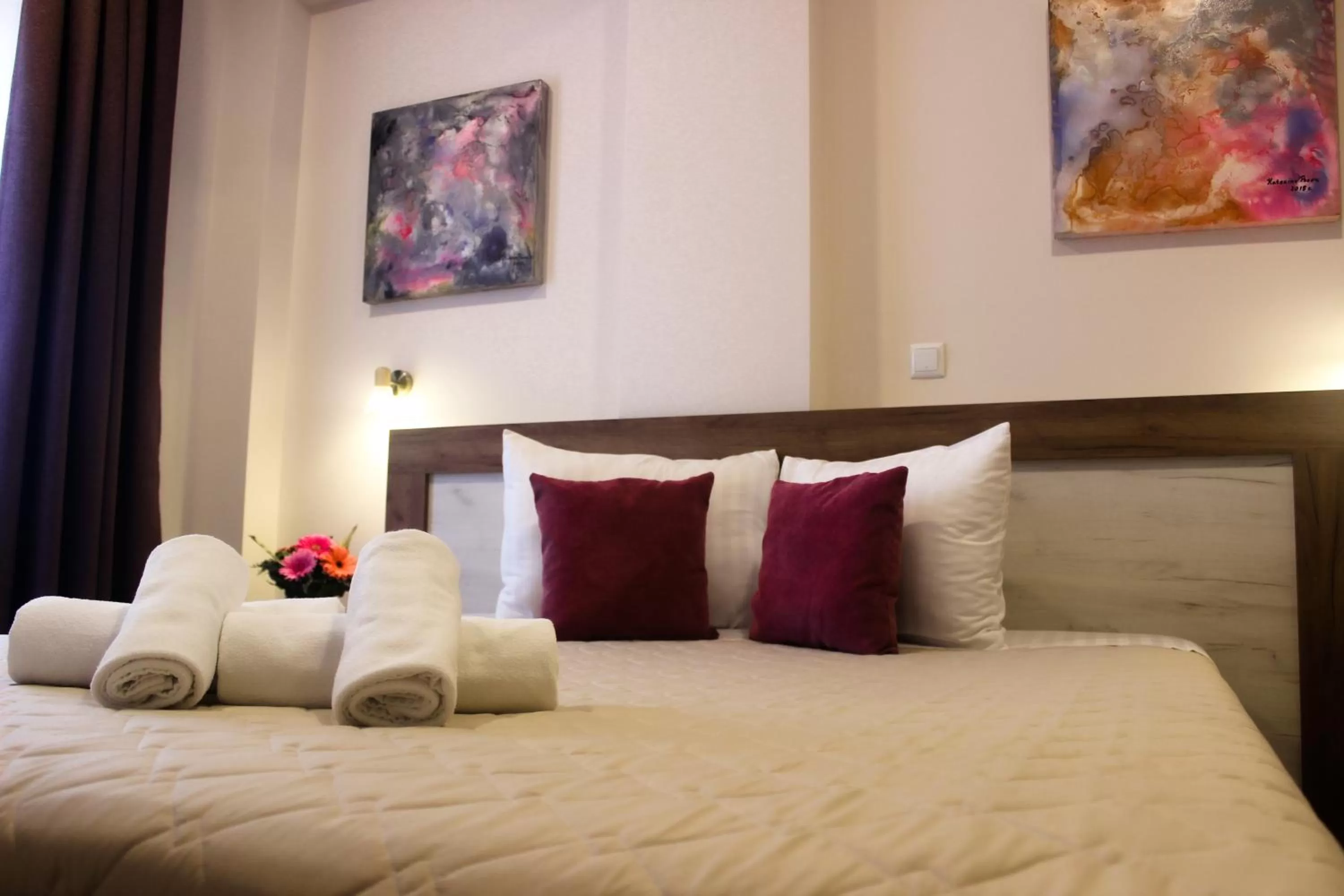 Bed in Boulevard Apartments