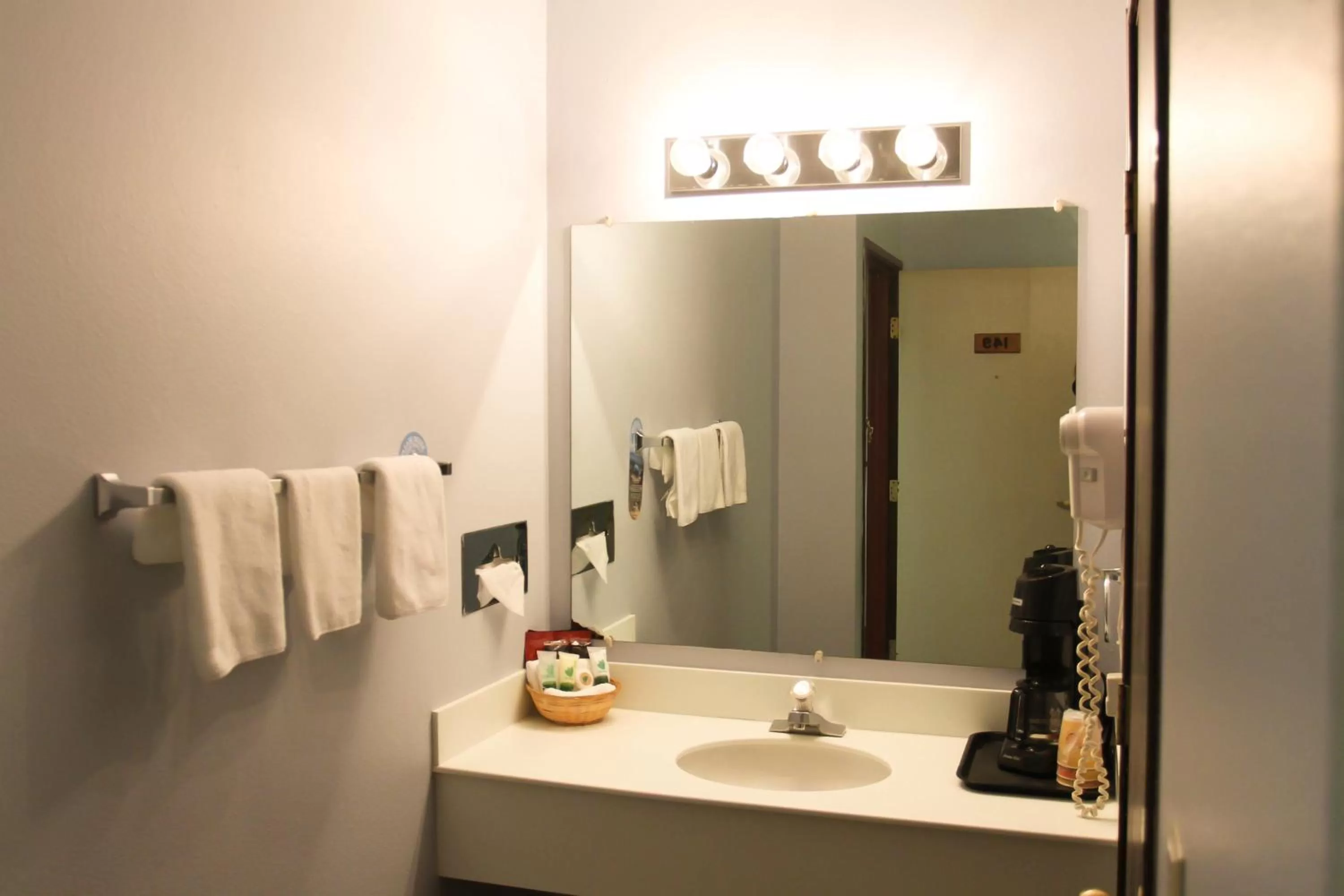 Bathroom in Clover Island Inn