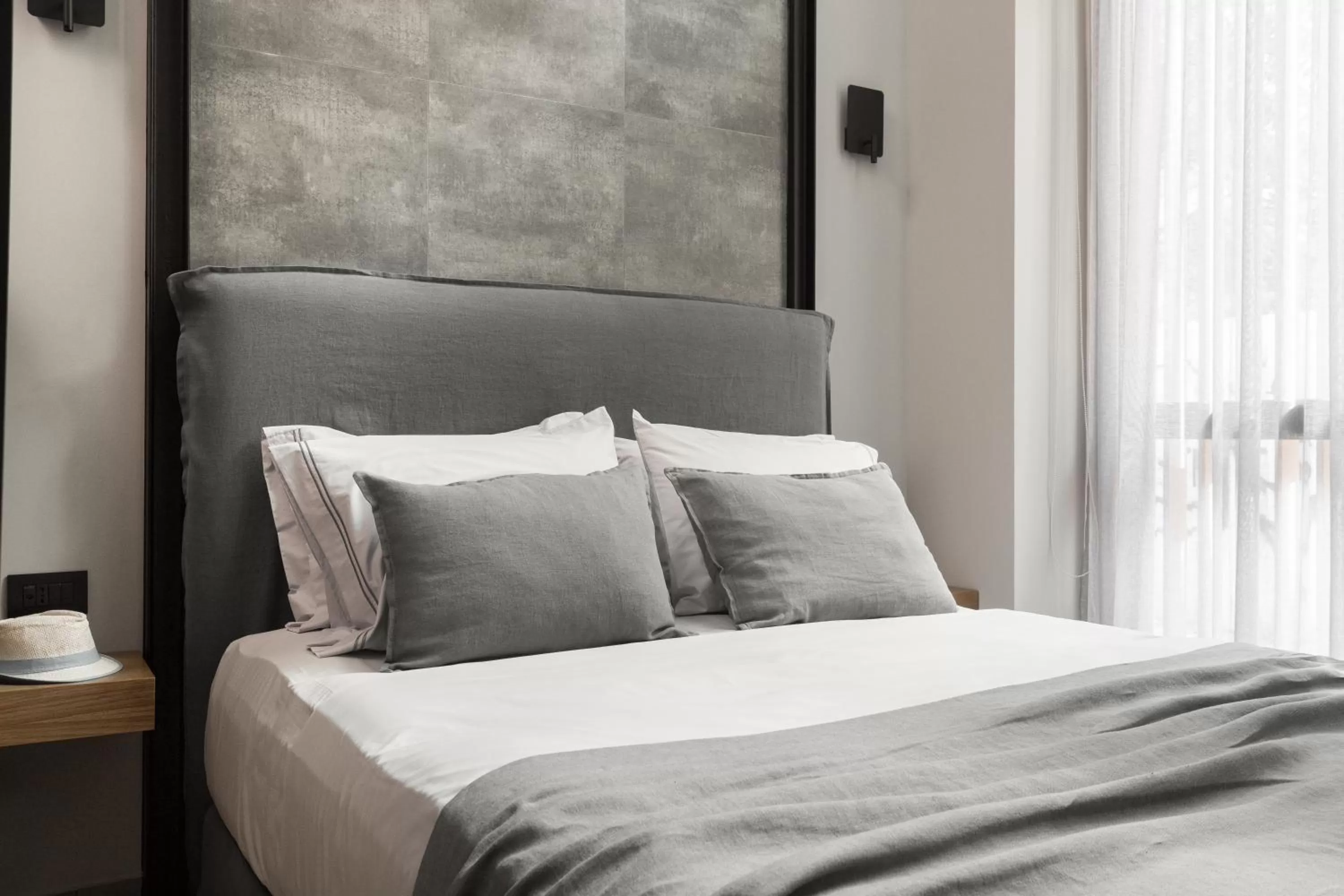 Bed in 11 Enteka Acropolis Suites