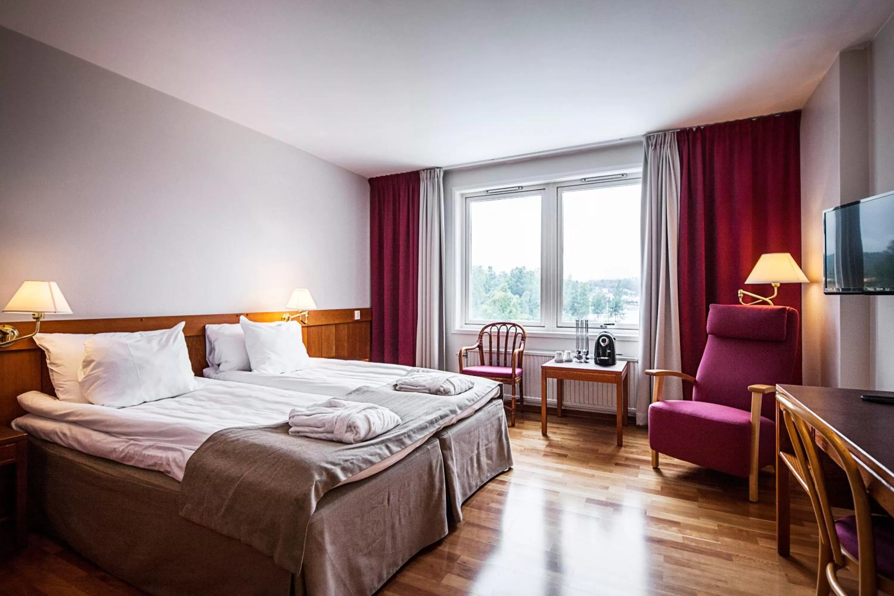 Superior Twin Room with Lake View - single occupancy in First Hotel Bengtsfors