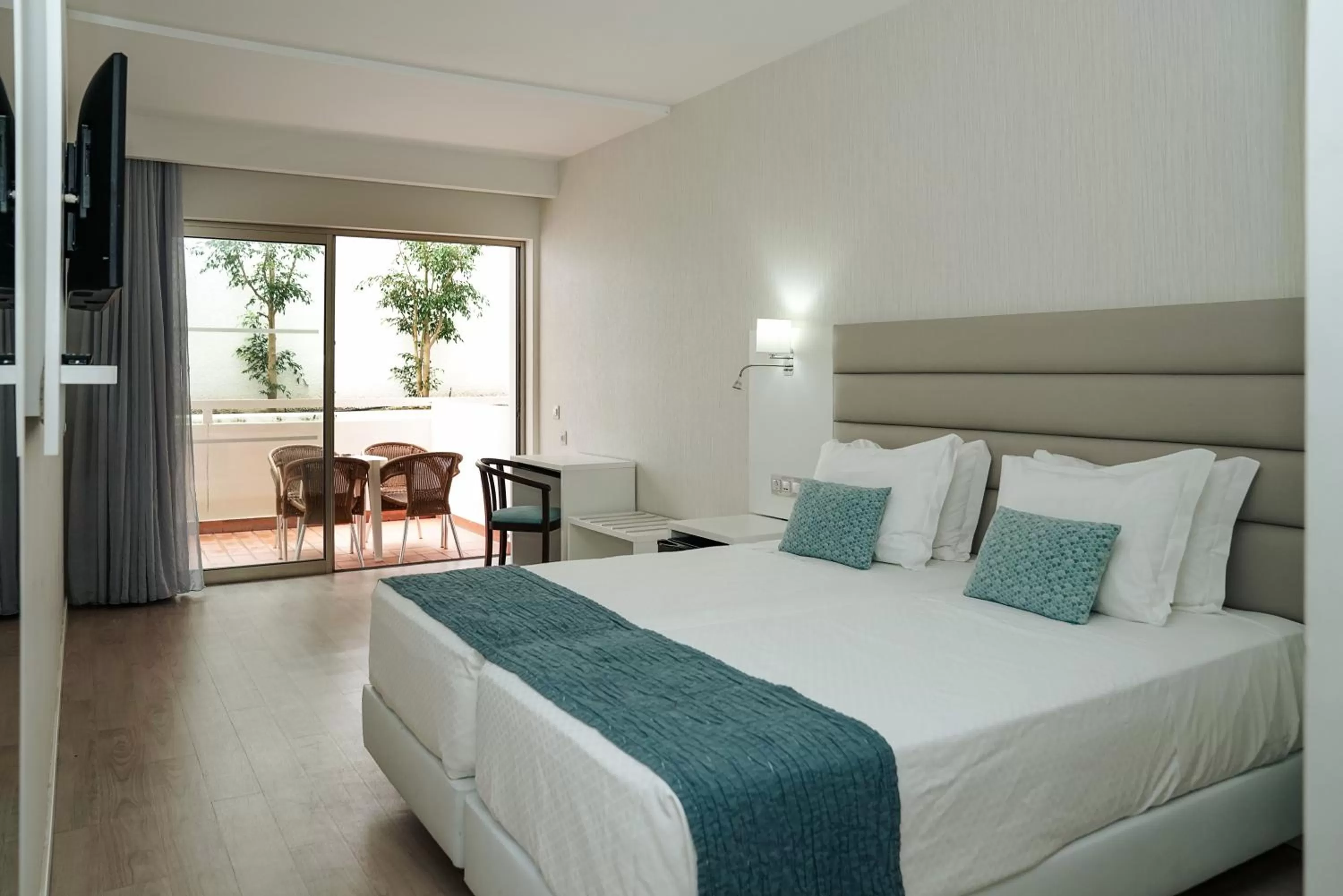 Bedroom, Bed in Carvi Beach Hotel