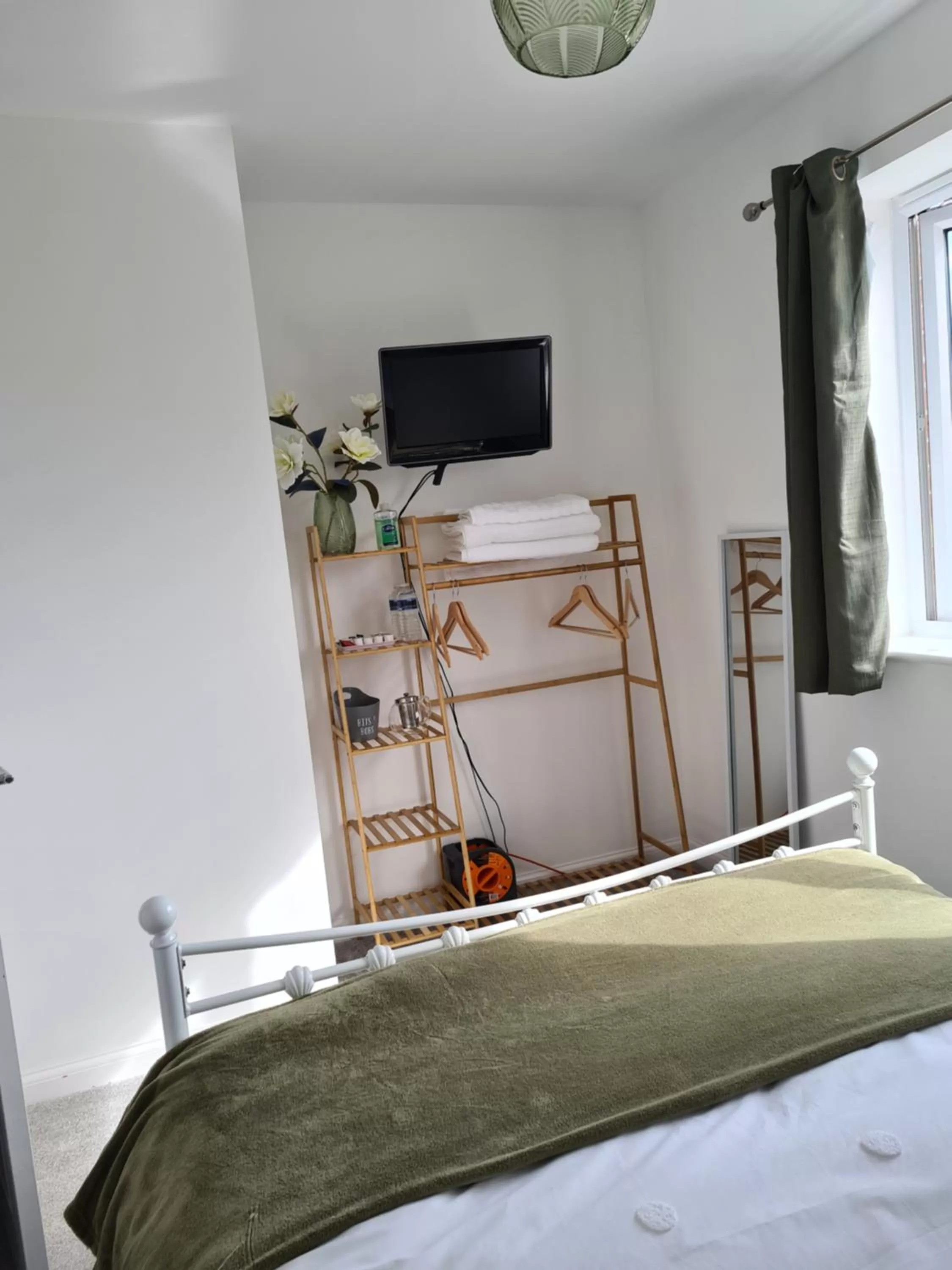 TV and multimedia, TV/Entertainment Center in Ria's B n B