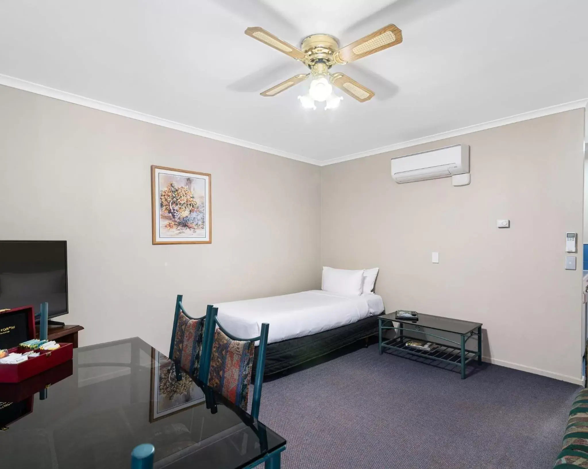 Budget One-Bedroom Alleyway Studio with Shower in ASURE PRINCE motor lodge Budget One-Bedroom Alleyway Studio with Shower in ASURE PRINCE motor lodge