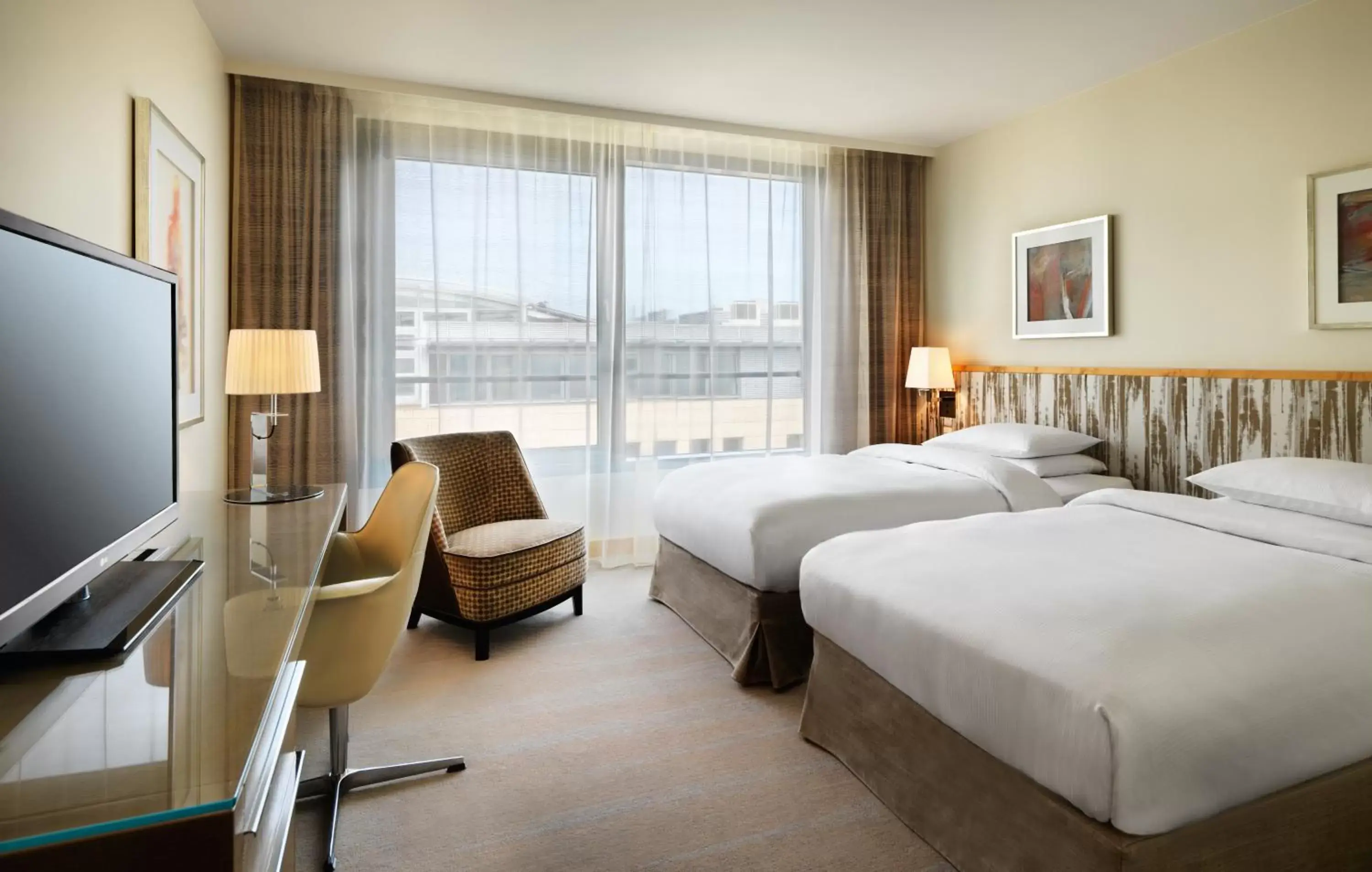 Twin Room - Club Access in Hyatt Regency Mainz Twin Room - Club Access in Hyatt Regency Mainz