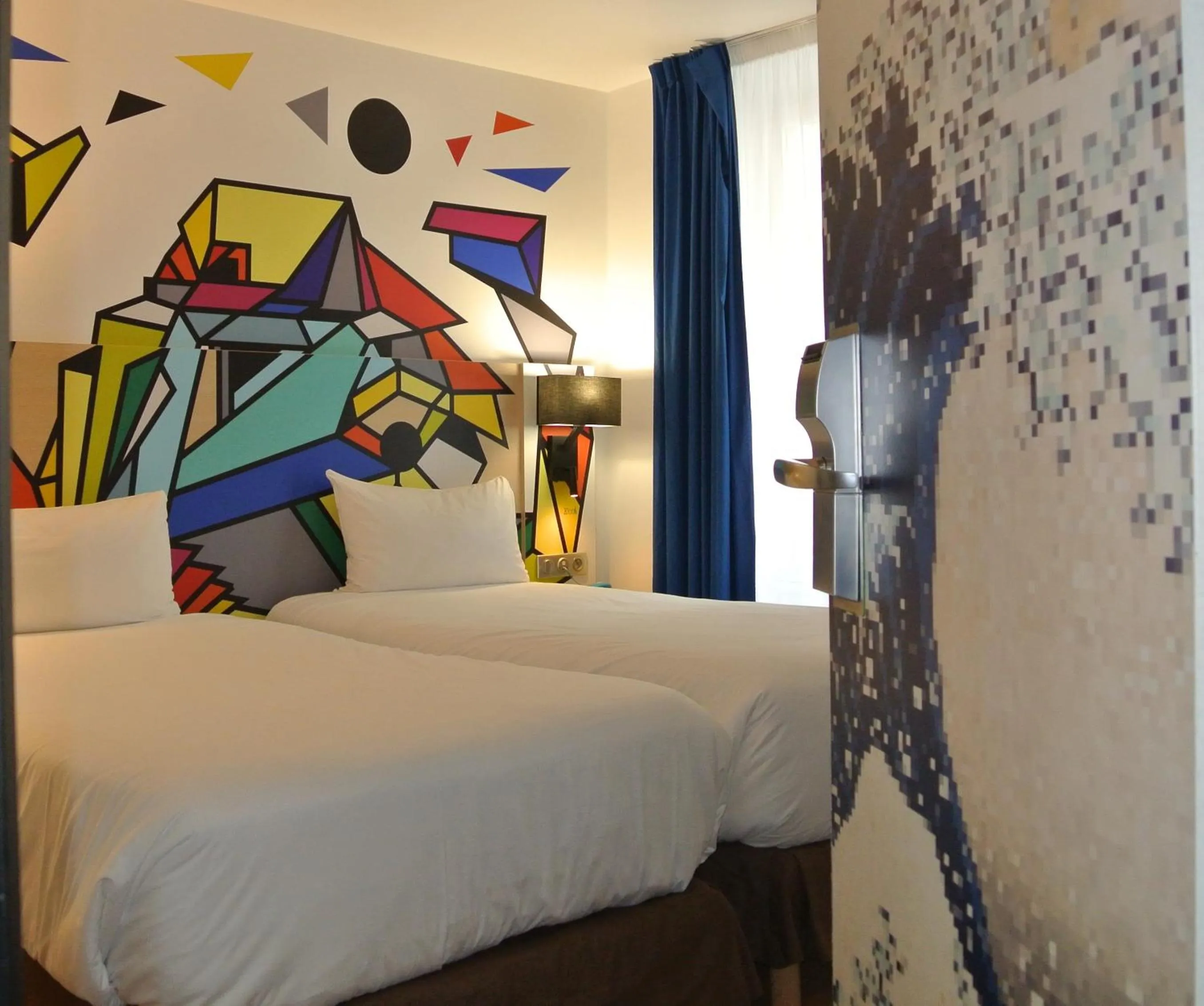 Photo of the whole room, Bed in ibis Styles Paris Maine Montparnasse