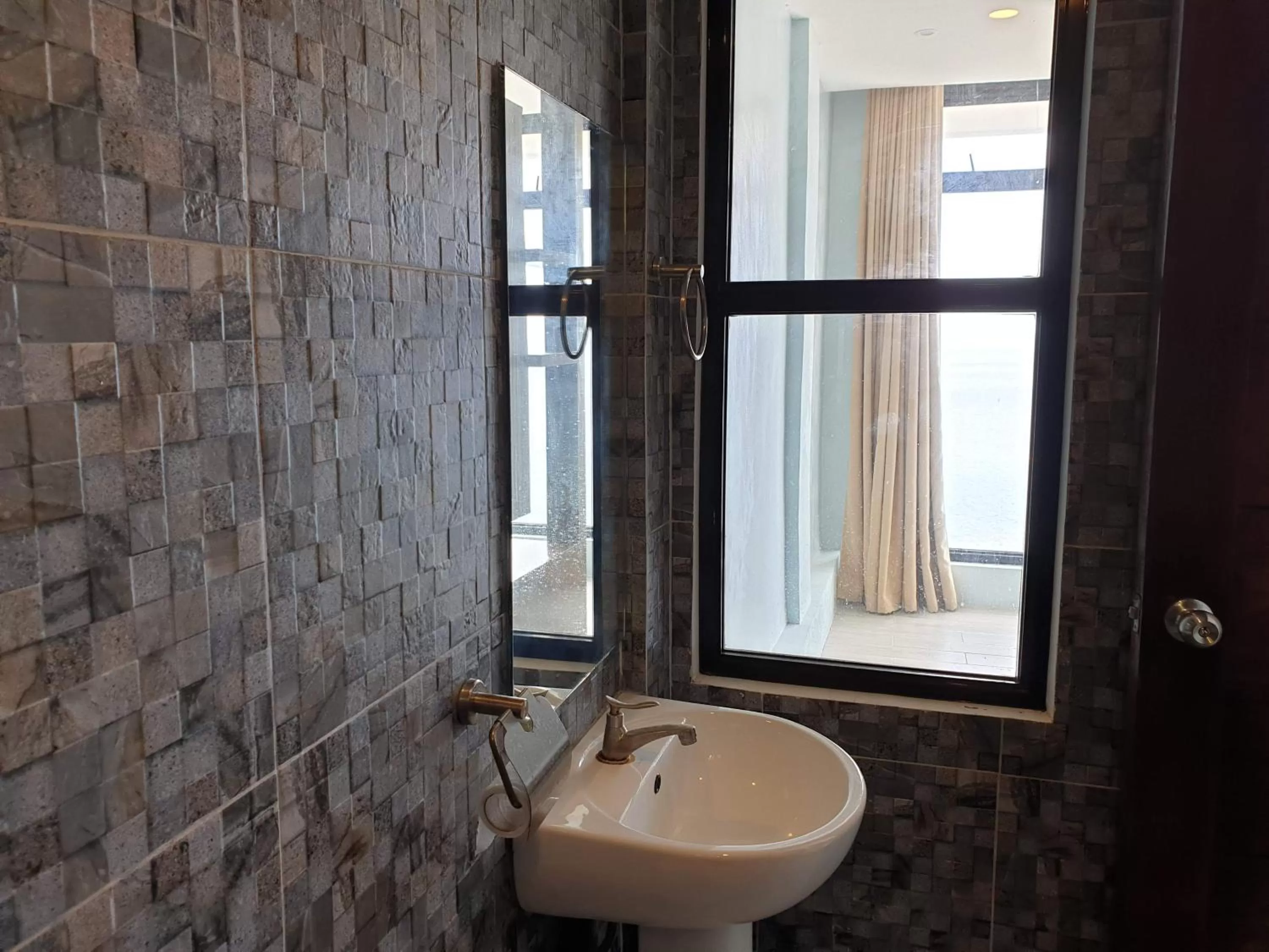 Bathroom in Raya Del Sol Dive Resort