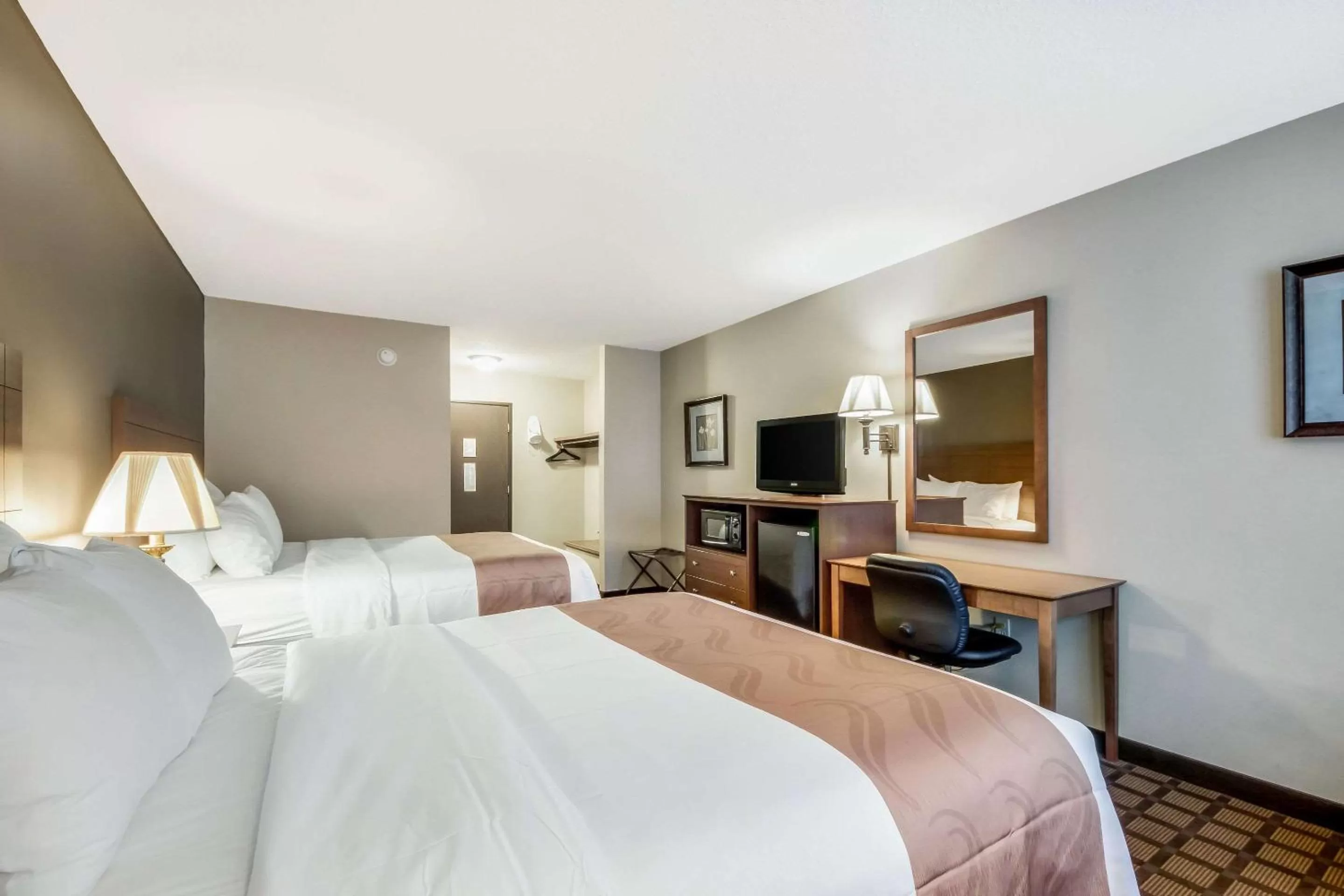 Photo of the whole room, Bed in Quality Inn & Suites Newberry