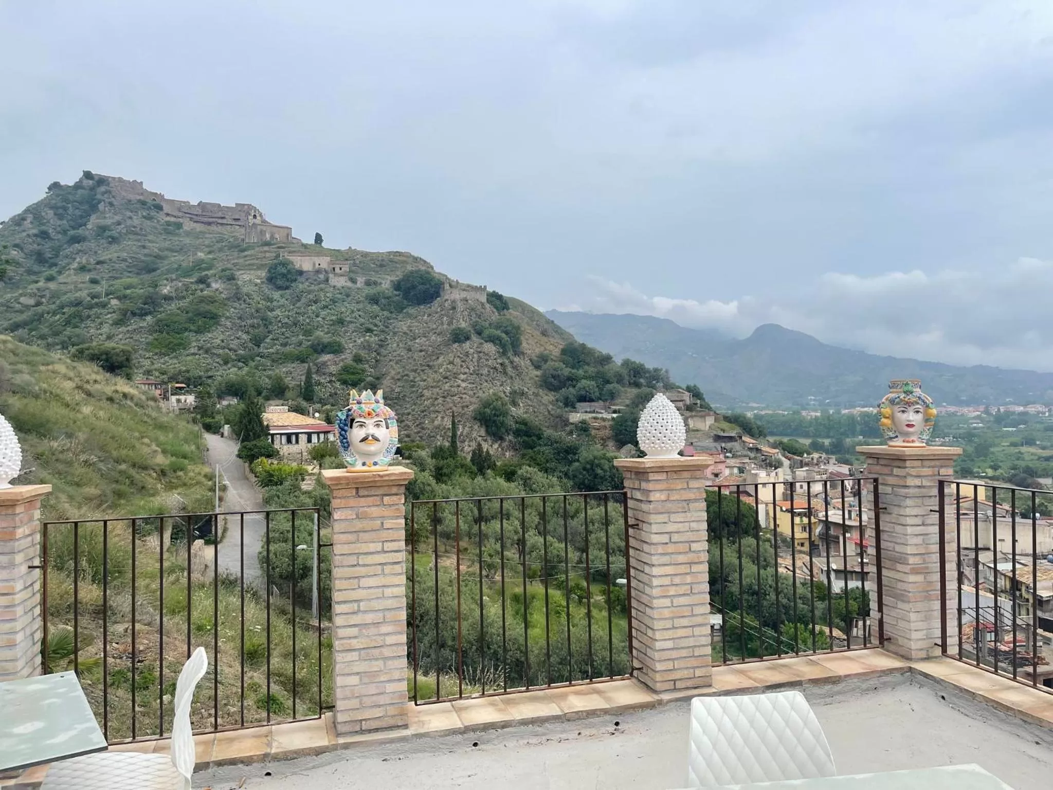Photo of the whole room, Mountain View in Bed and Relax-Il Maniero
