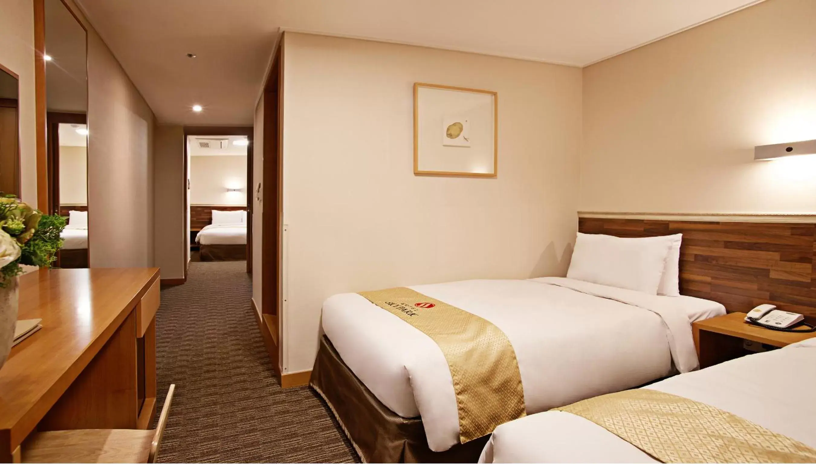 Family Room with To Go Breakfast in Hotel Skypark Myeongdong 1 Family Room with To Go Breakfast in Hotel Skypark Myeongdong 1