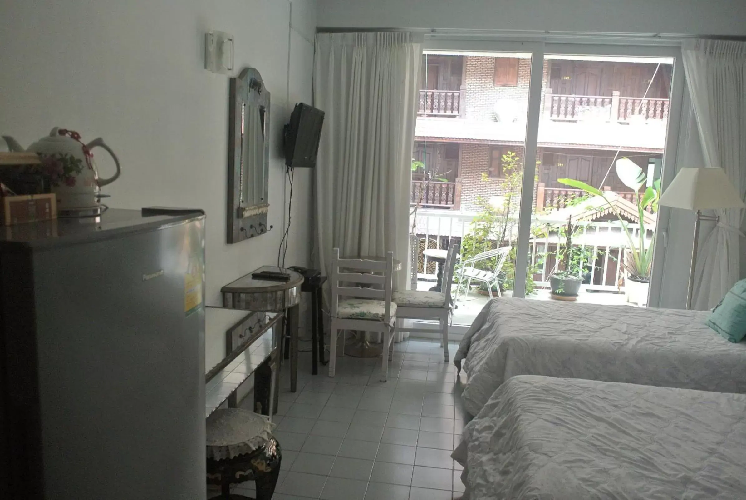 Deluxe Twin Room in Oriental Smile Hotel Deluxe Twin Room in Oriental Smile Hotel