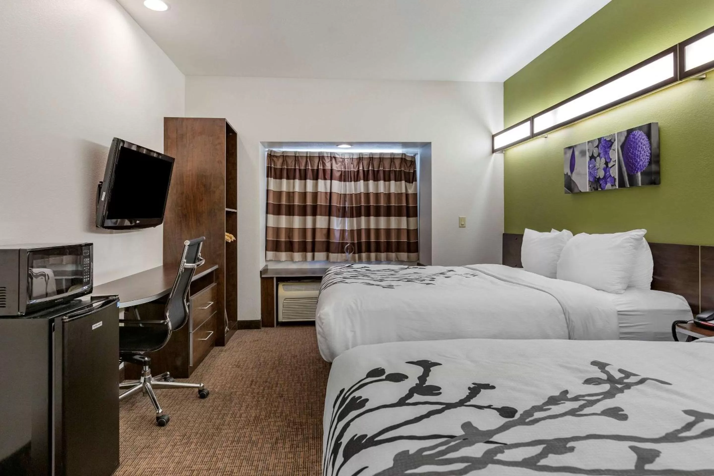 Bedroom, Bed in Sleep Inn & Suites Kalamazoo Southwest