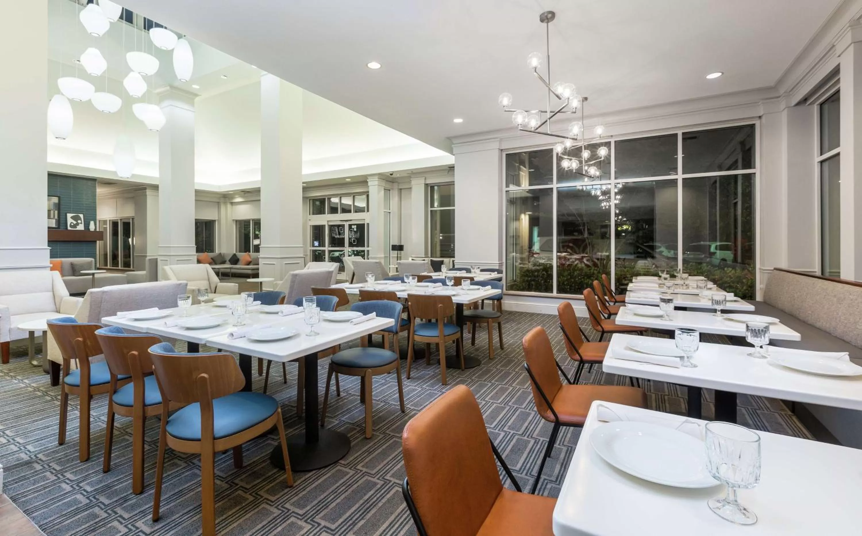 Restaurant/places to eat in Hilton Garden Inn Oakland/San Leandro