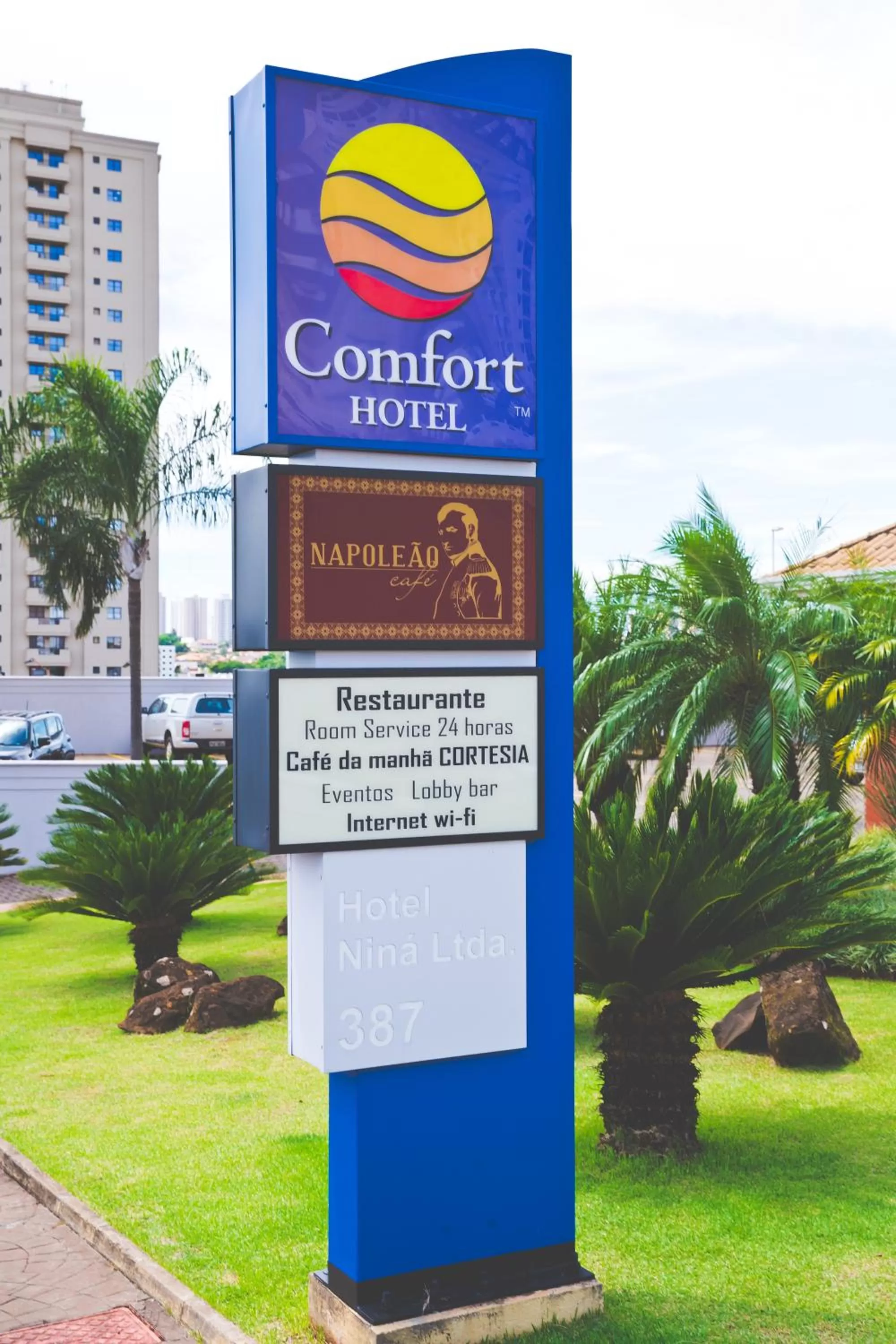 Facade/entrance in Comfort Hotel Araraquara