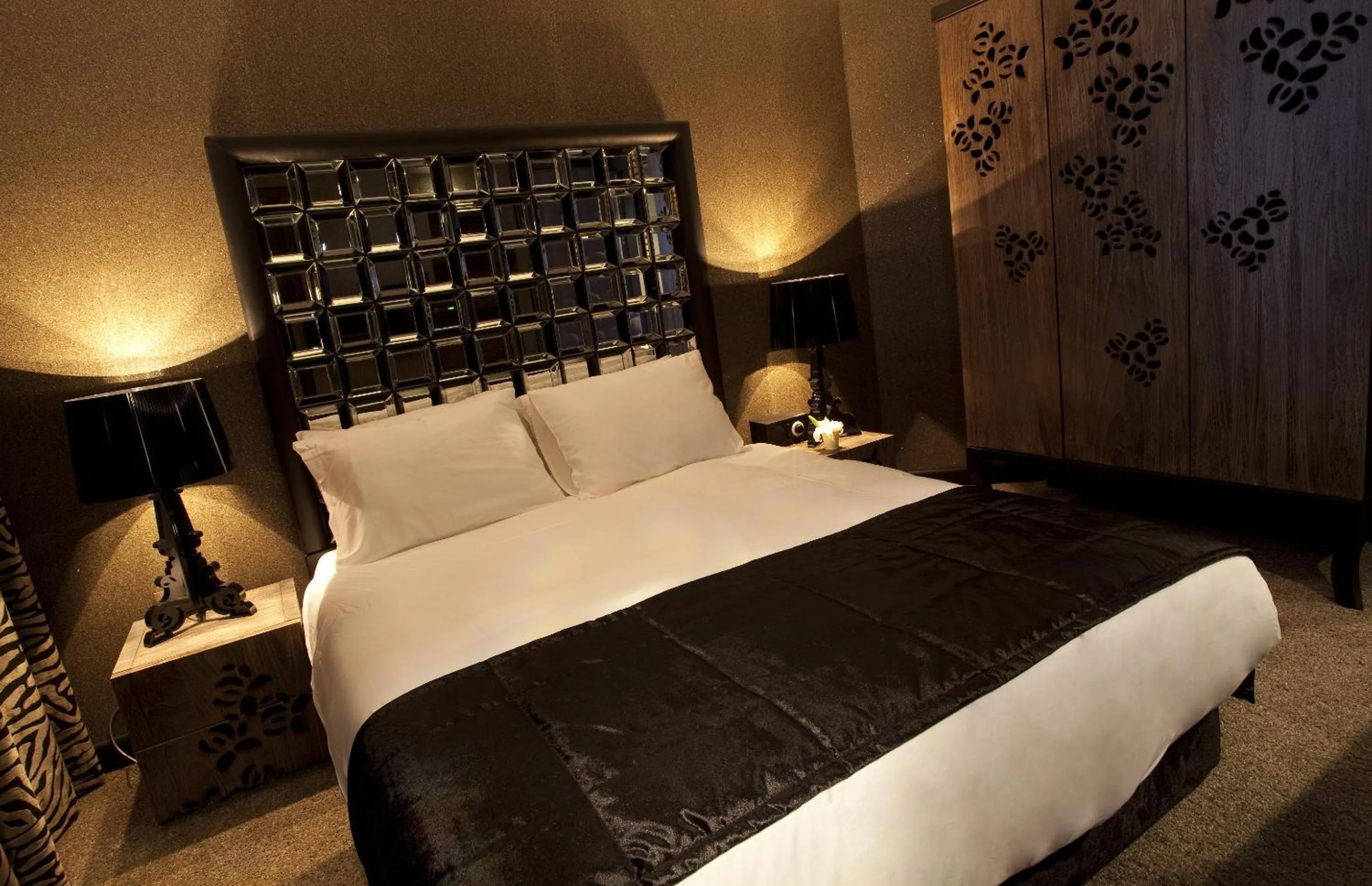 Photo of the whole room, Bed in Hypnos Design Hotel