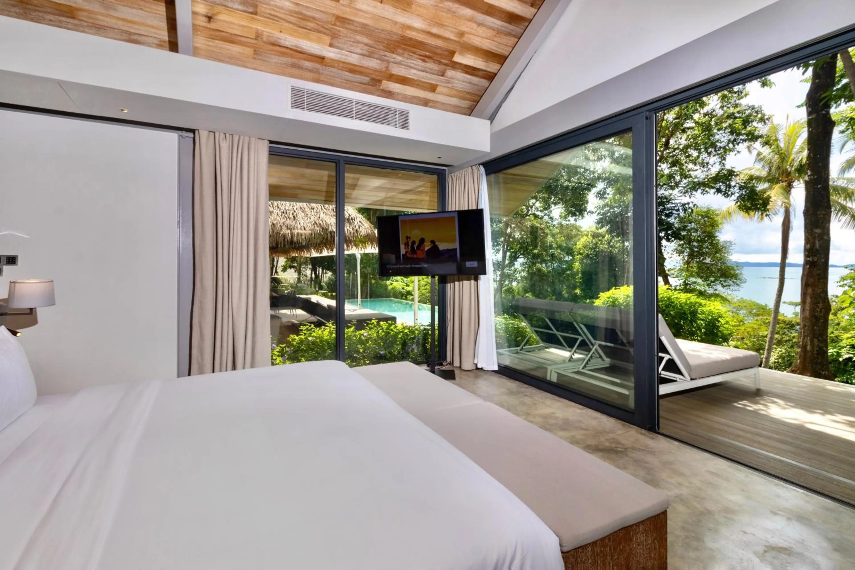 Balcony/Terrace, Bed in Island Escape Burasari