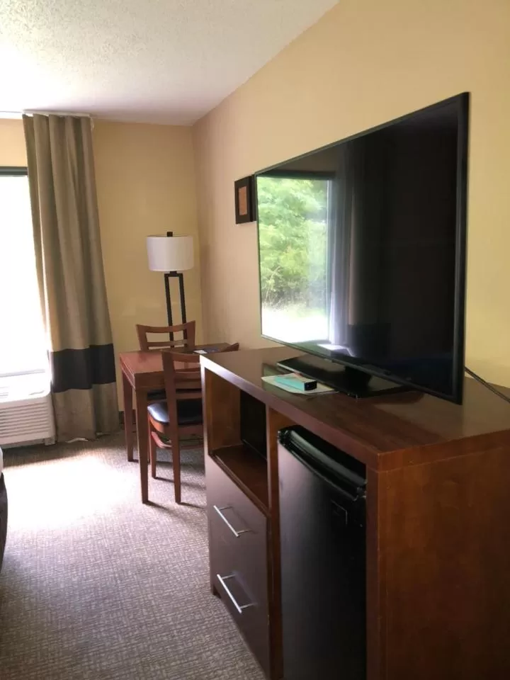 Double Room with Two Double Beds - Non-Smoking in Comfort Inn