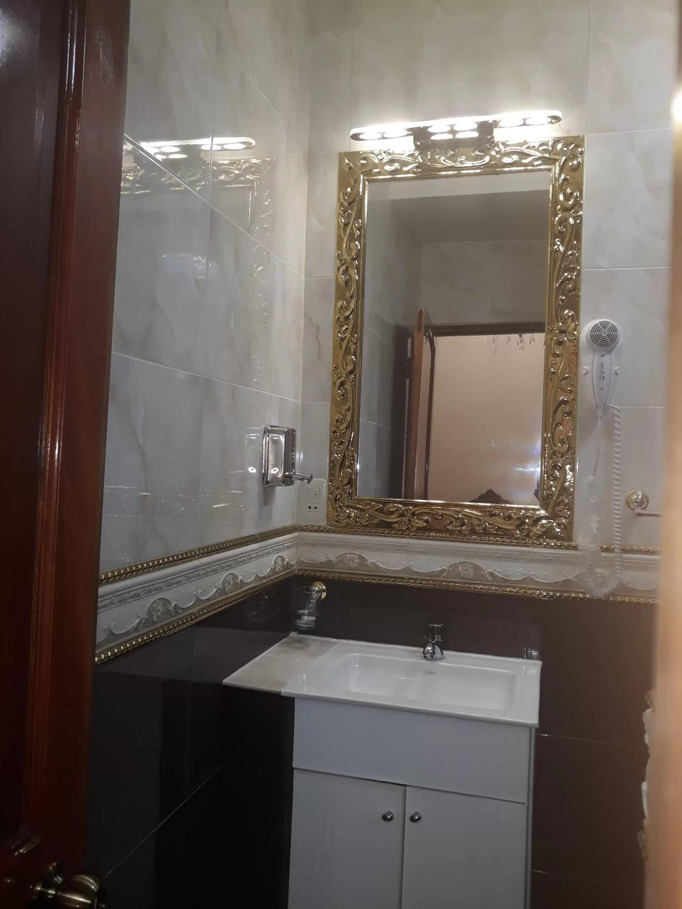 Bathroom in Hostal Terrabella SRL