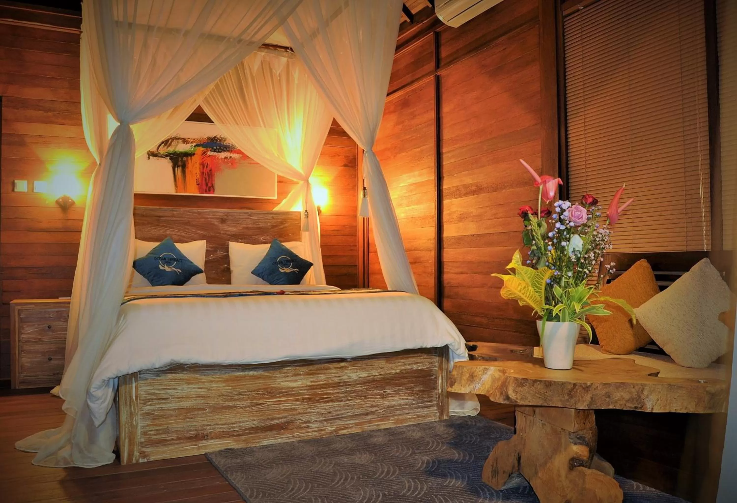 Garden, Bed in Ocean Terrace Suite And Spa Luxury