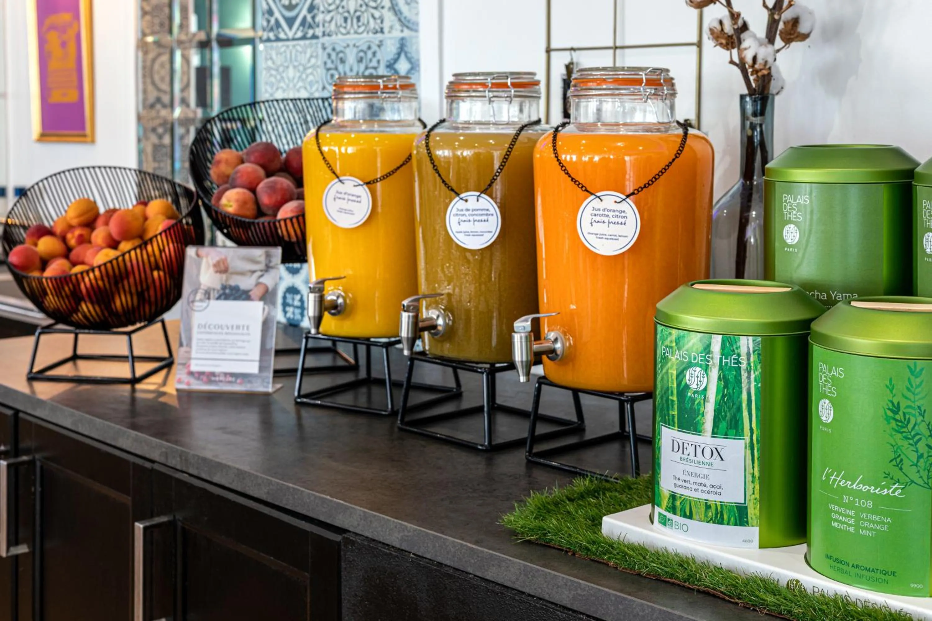 Food and drinks in Mercure Paris Porte d'Orleans