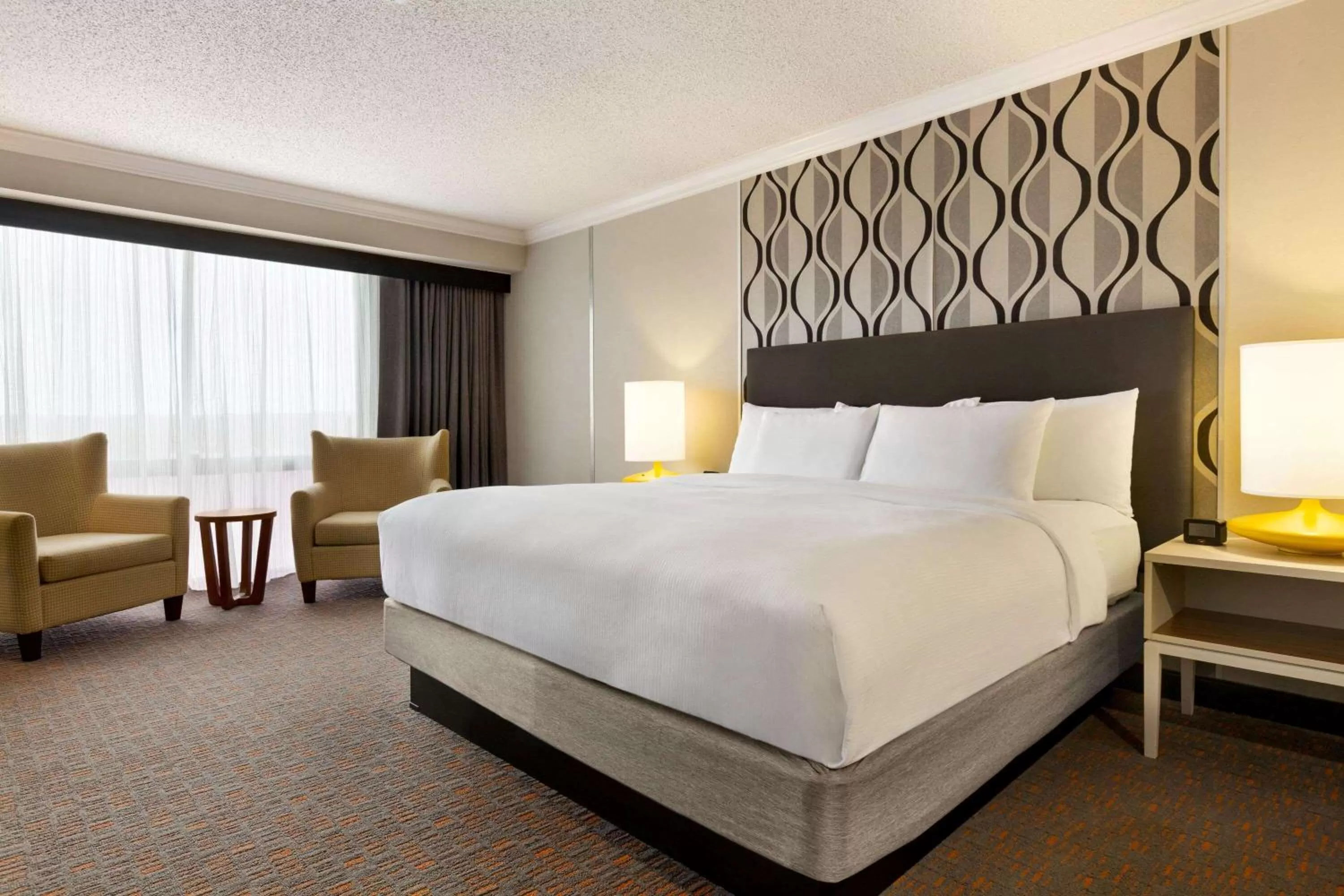 Bed in Wyndham Fort Smith City Center