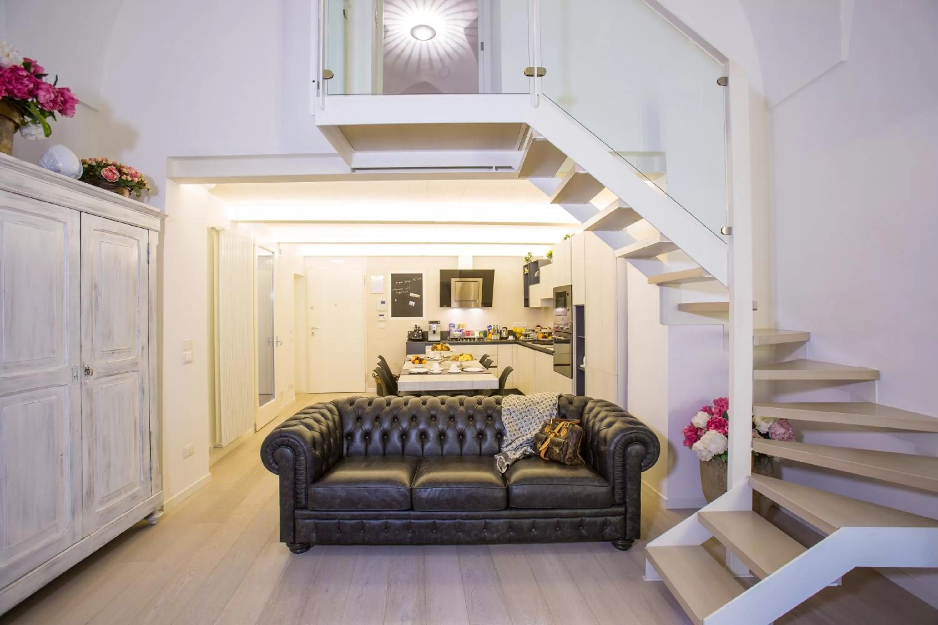 Communal lounge/ TV room in La Finestra sul Convitto B&B