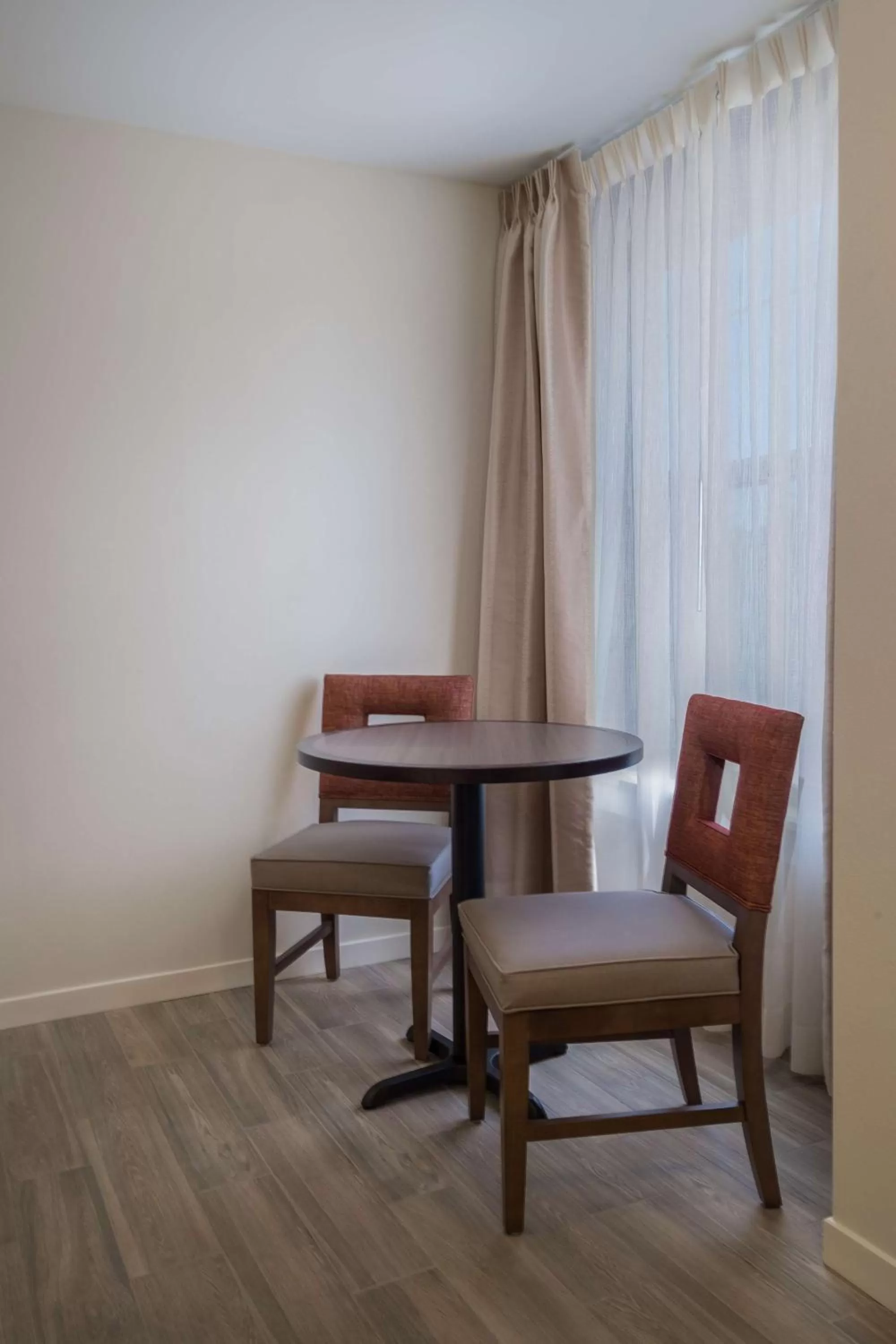 Living room in Hampton Inn Waterville