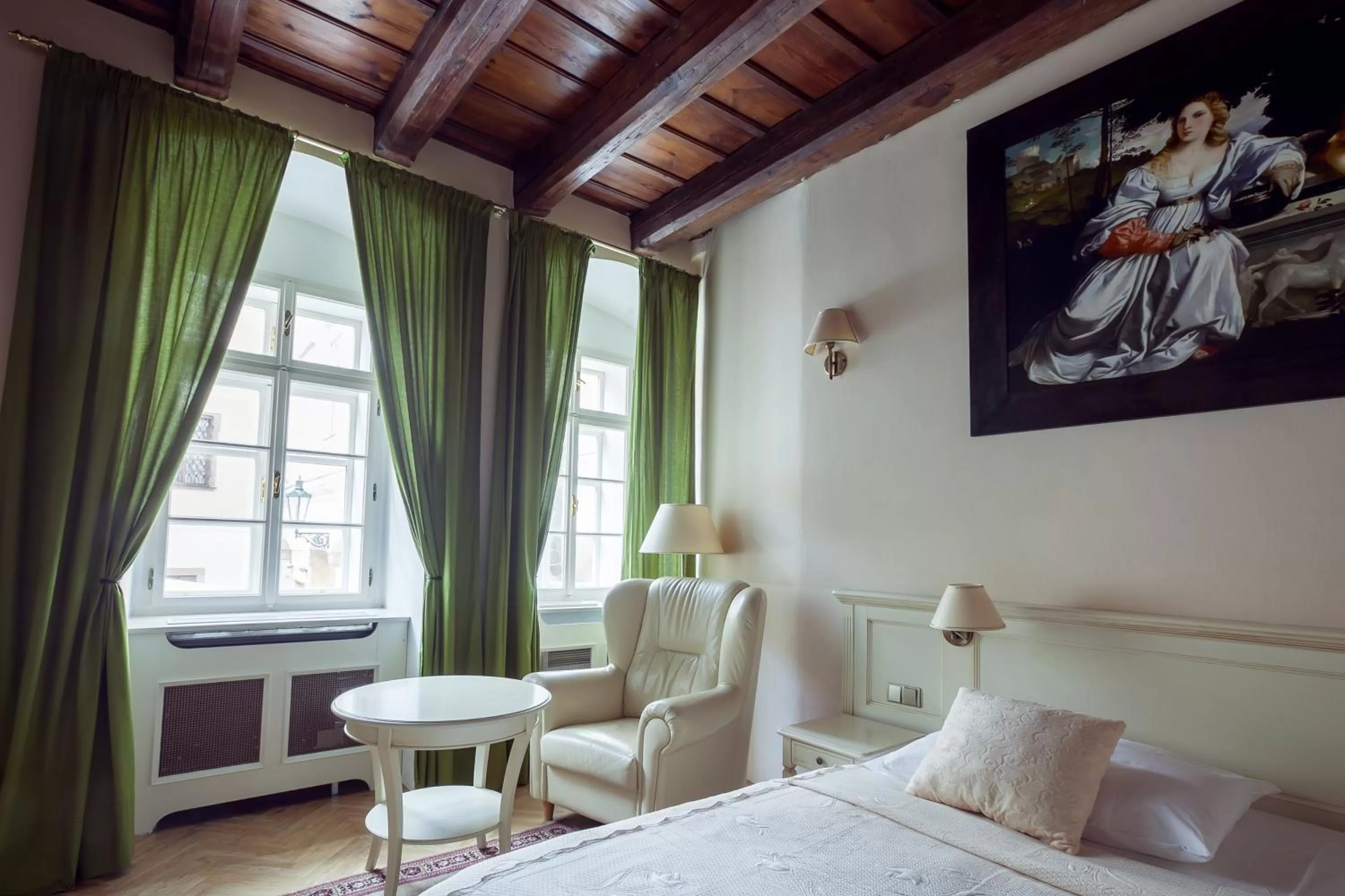 Day, Bed in Tyn Yard Residence