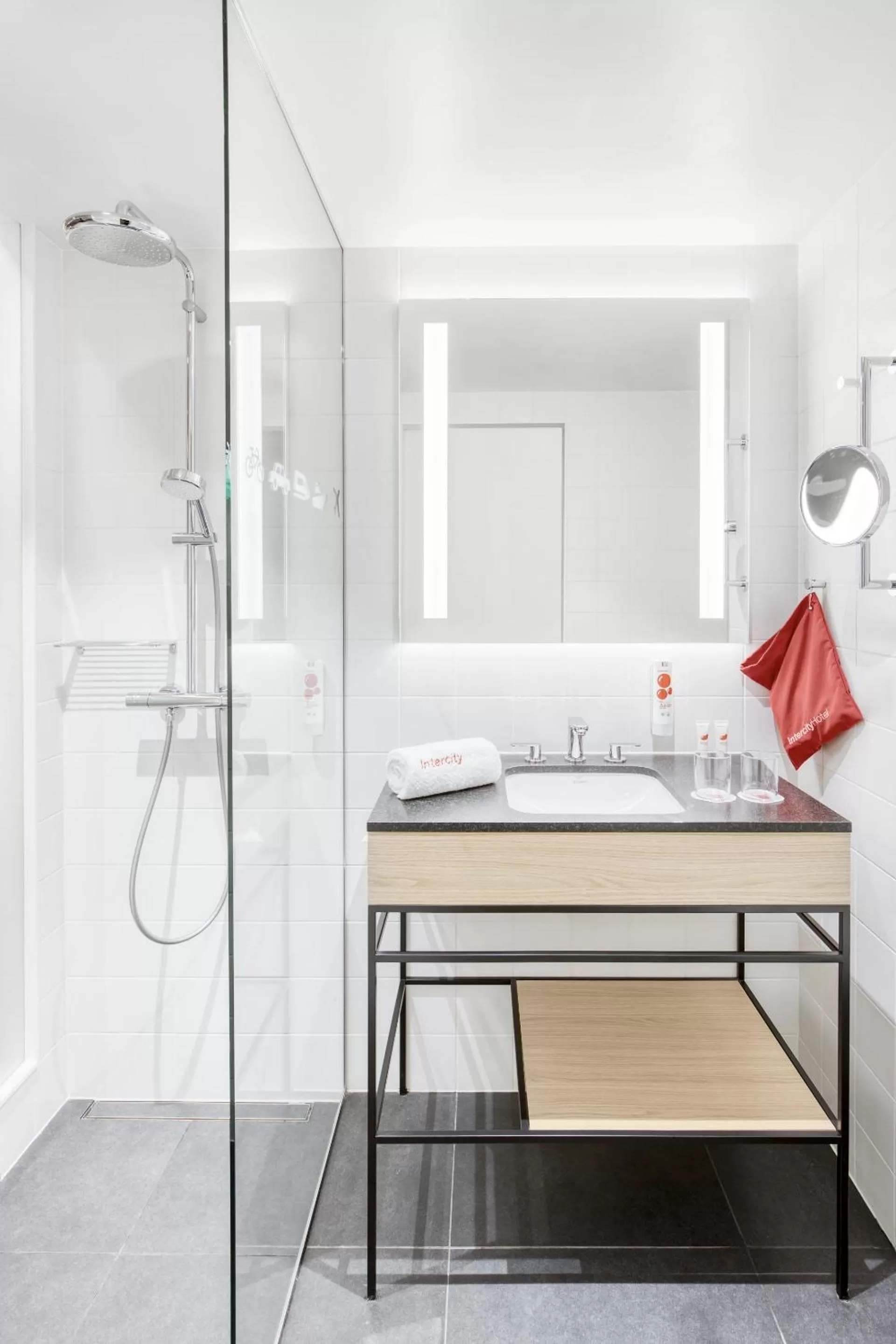 Bathroom in IntercityHotel Budapest