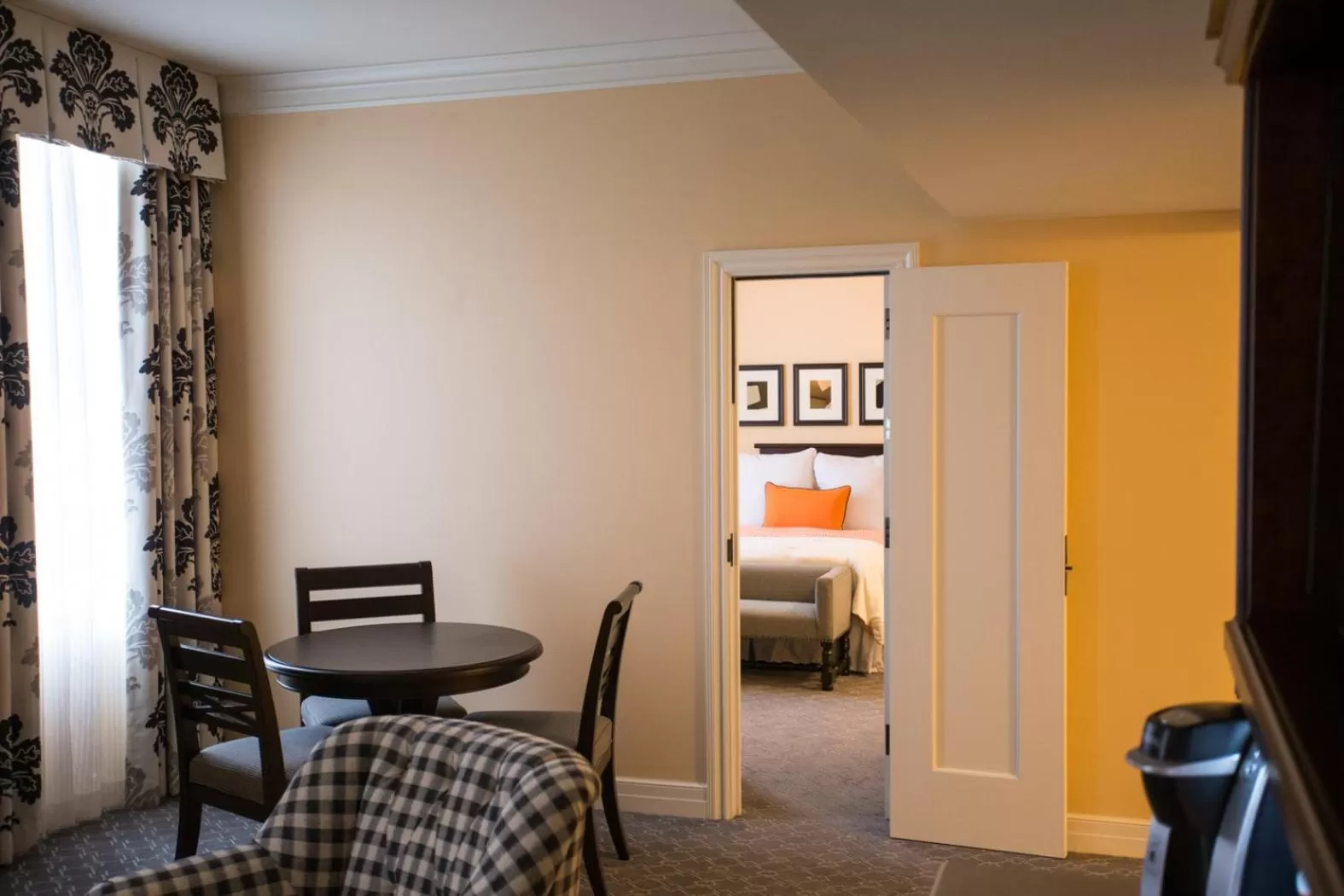 Dining area, Bed in The Atherton Hotel at OSU