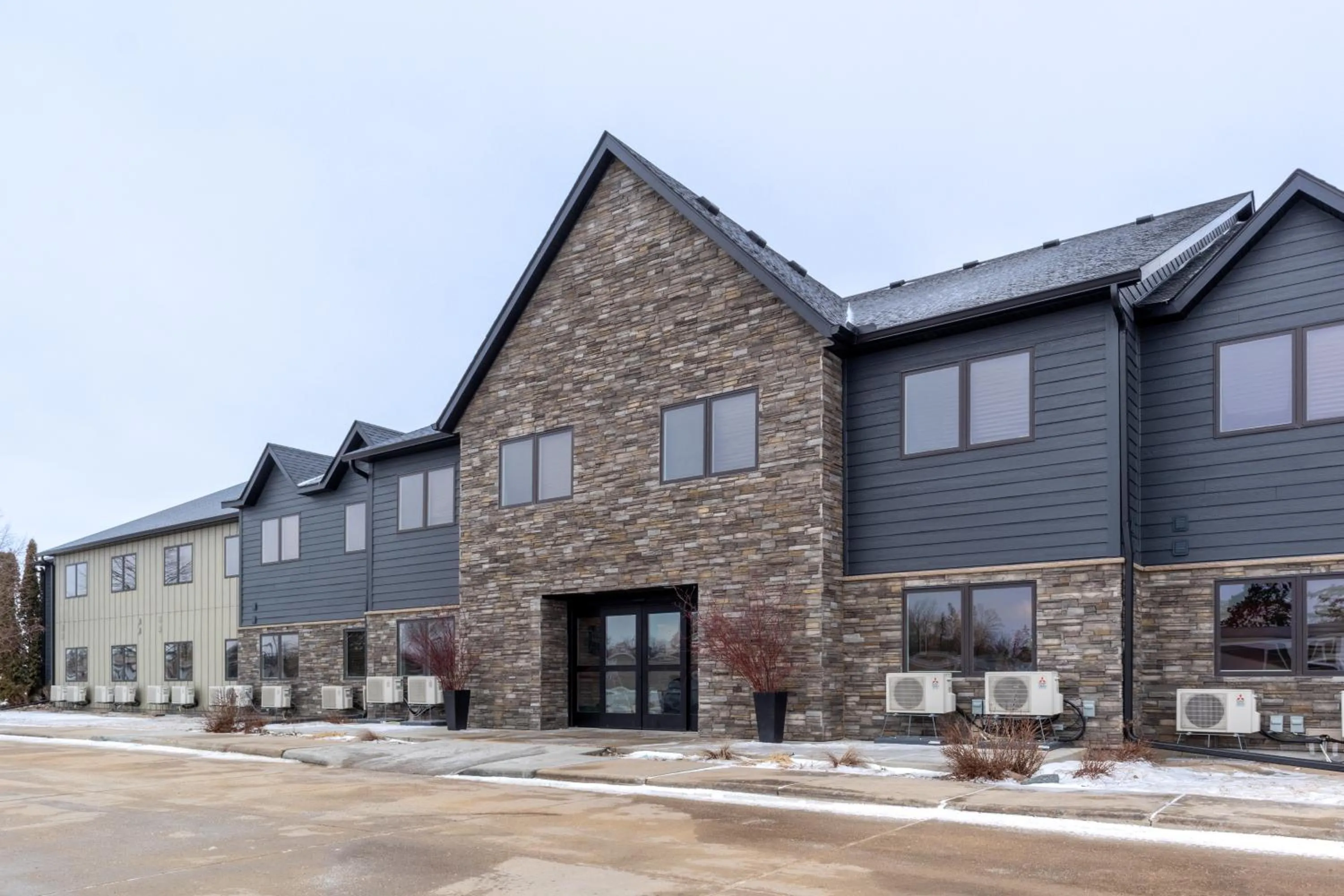 Property building in Norland Inn & Suites Roseau